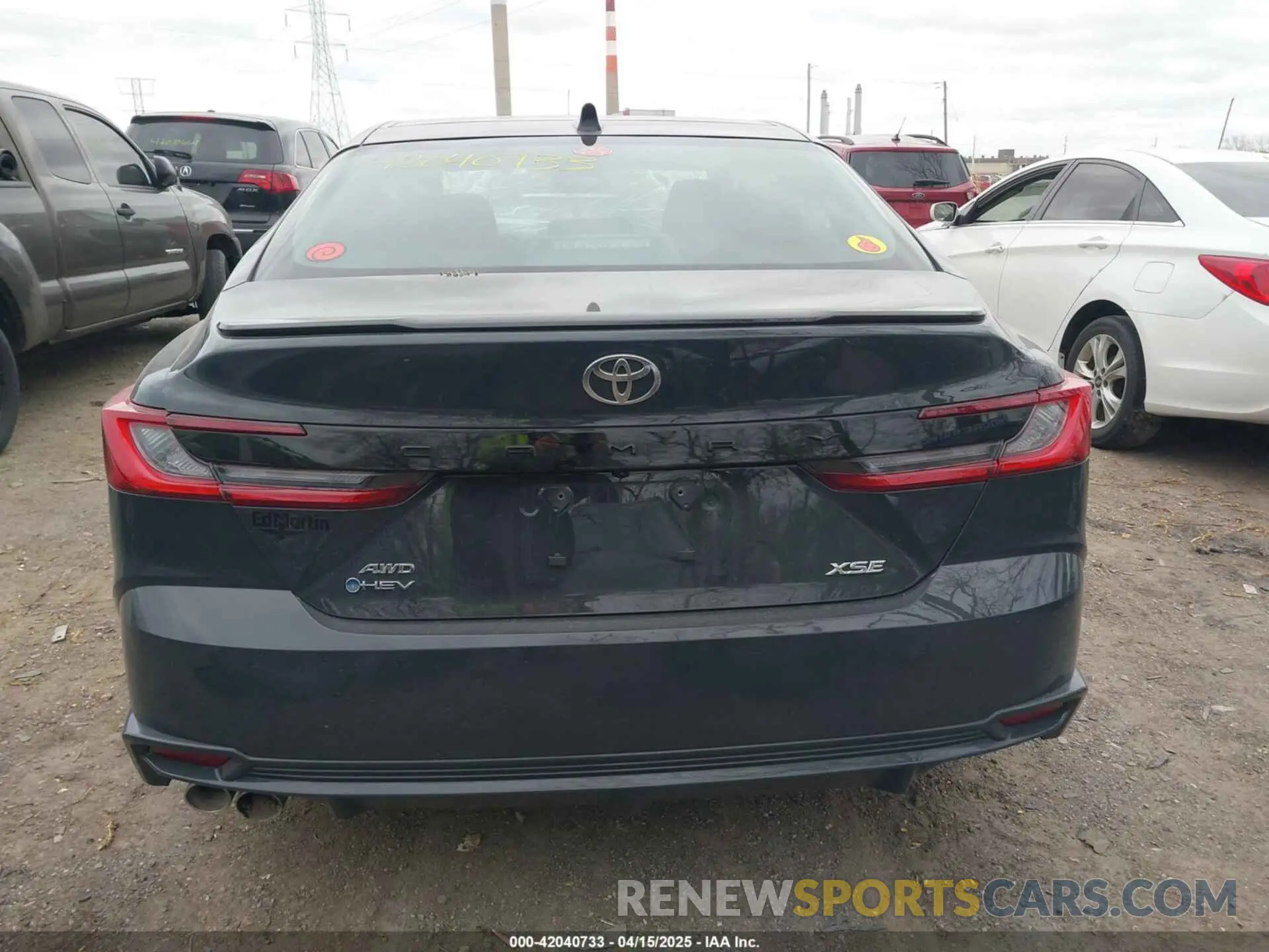 17 Photograph of a damaged car 4T1DBADK6SU509451 TOYOTA CAMRY 2025