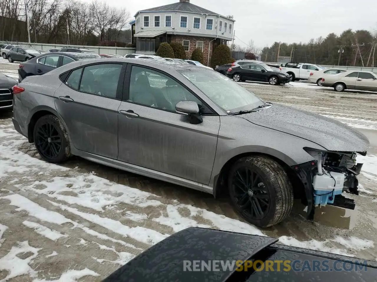 4 Photograph of a damaged car 4T1DBADK6SU515010 TOYOTA CAMRY 2025