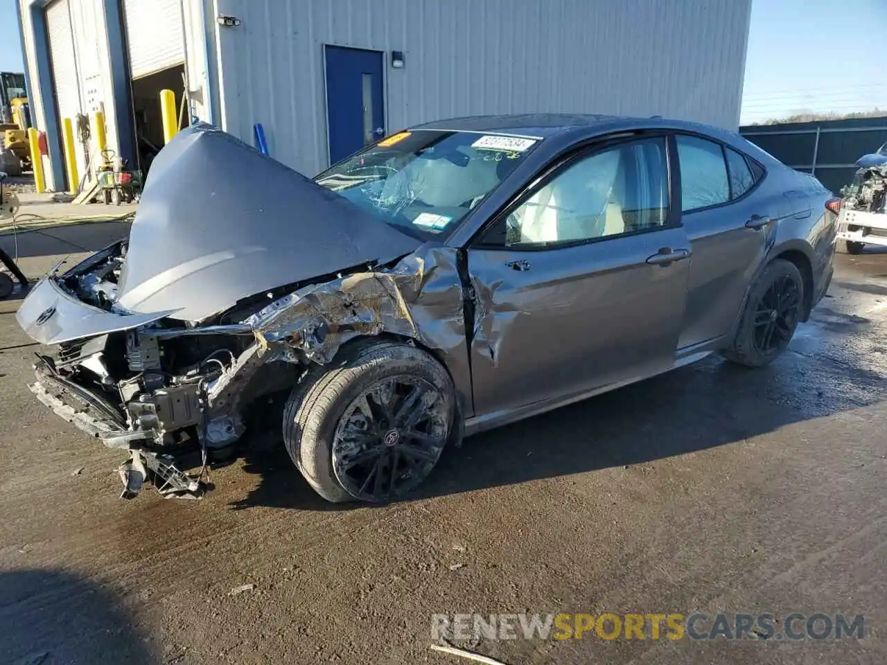 1 Photograph of a damaged car 4T1DBADK7SU506493 TOYOTA CAMRY 2025