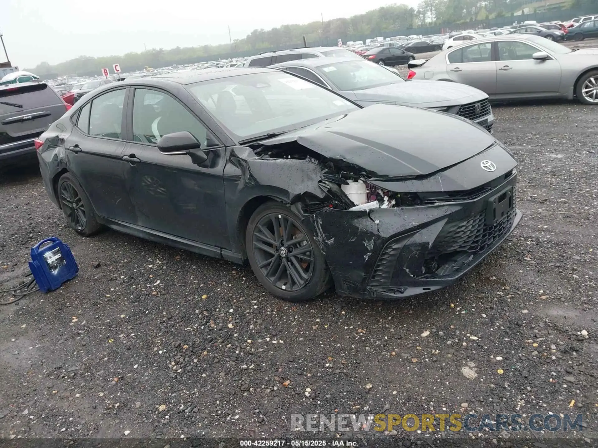 1 Photograph of a damaged car 4T1DBADK7SU513802 TOYOTA CAMRY 2025