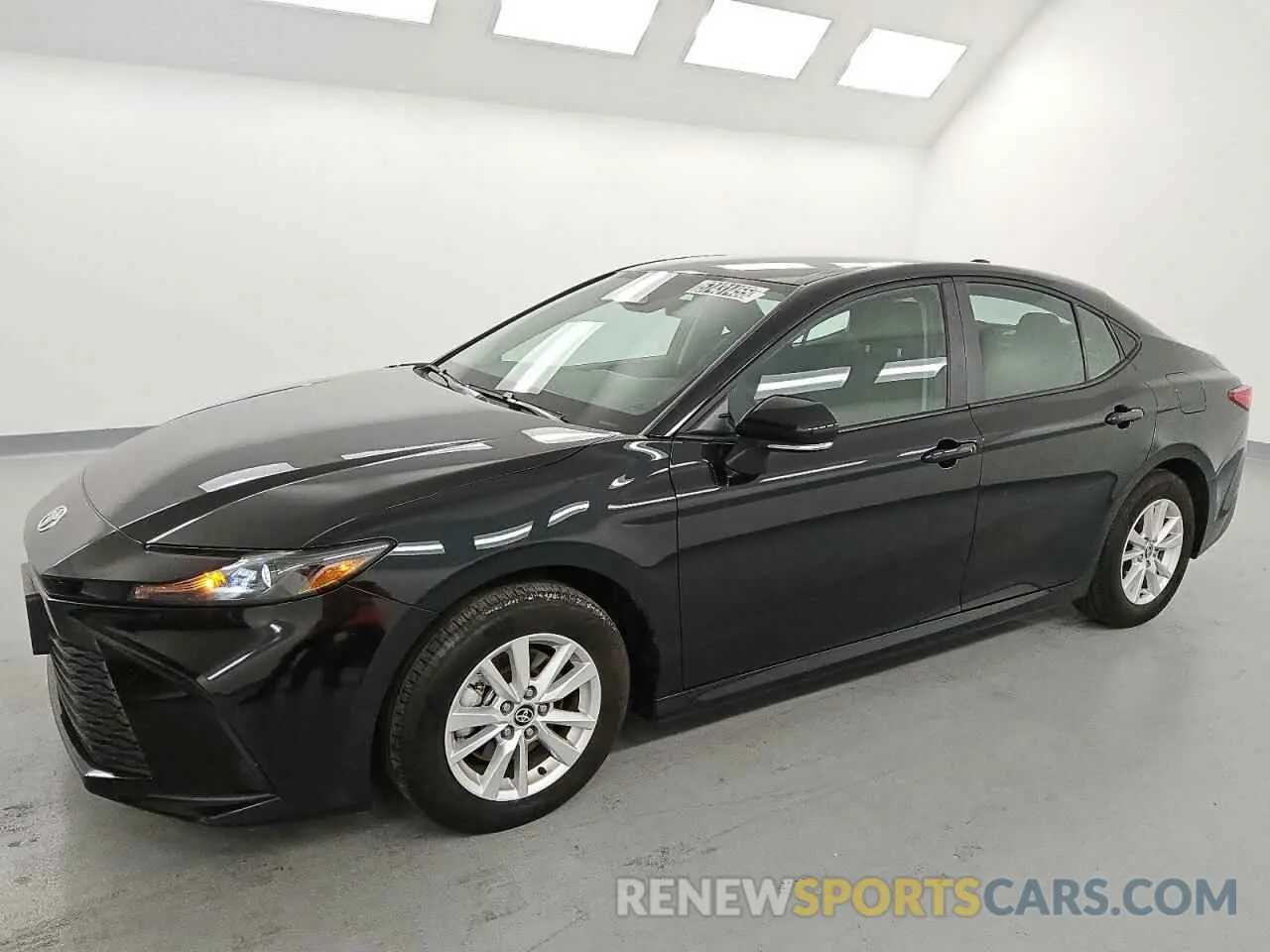 1 Photograph of a damaged car 4T1DBADK8SU002325 TOYOTA CAMRY 2025