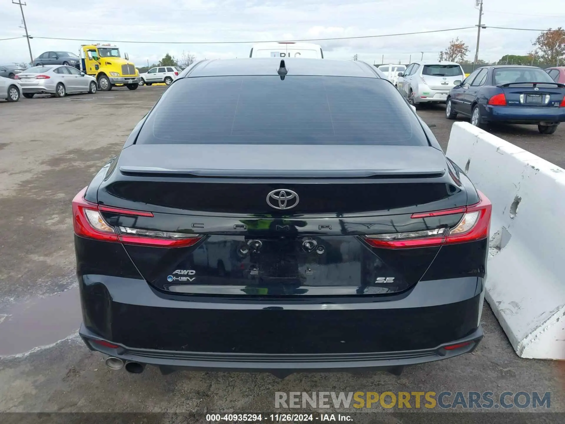 15 Photograph of a damaged car 4T1DBADK8SU500640 TOYOTA CAMRY 2025
