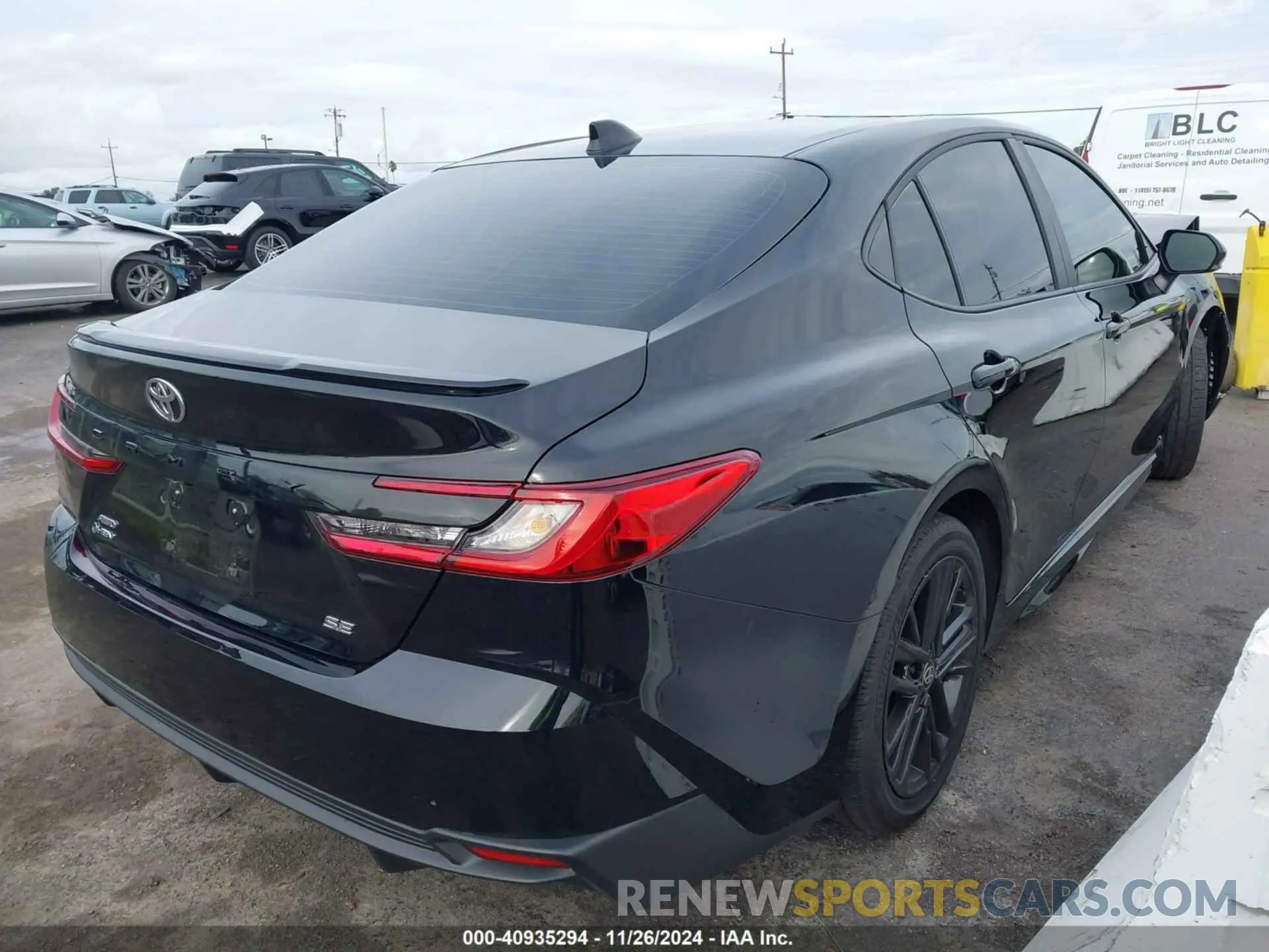 4 Photograph of a damaged car 4T1DBADK8SU500640 TOYOTA CAMRY 2025