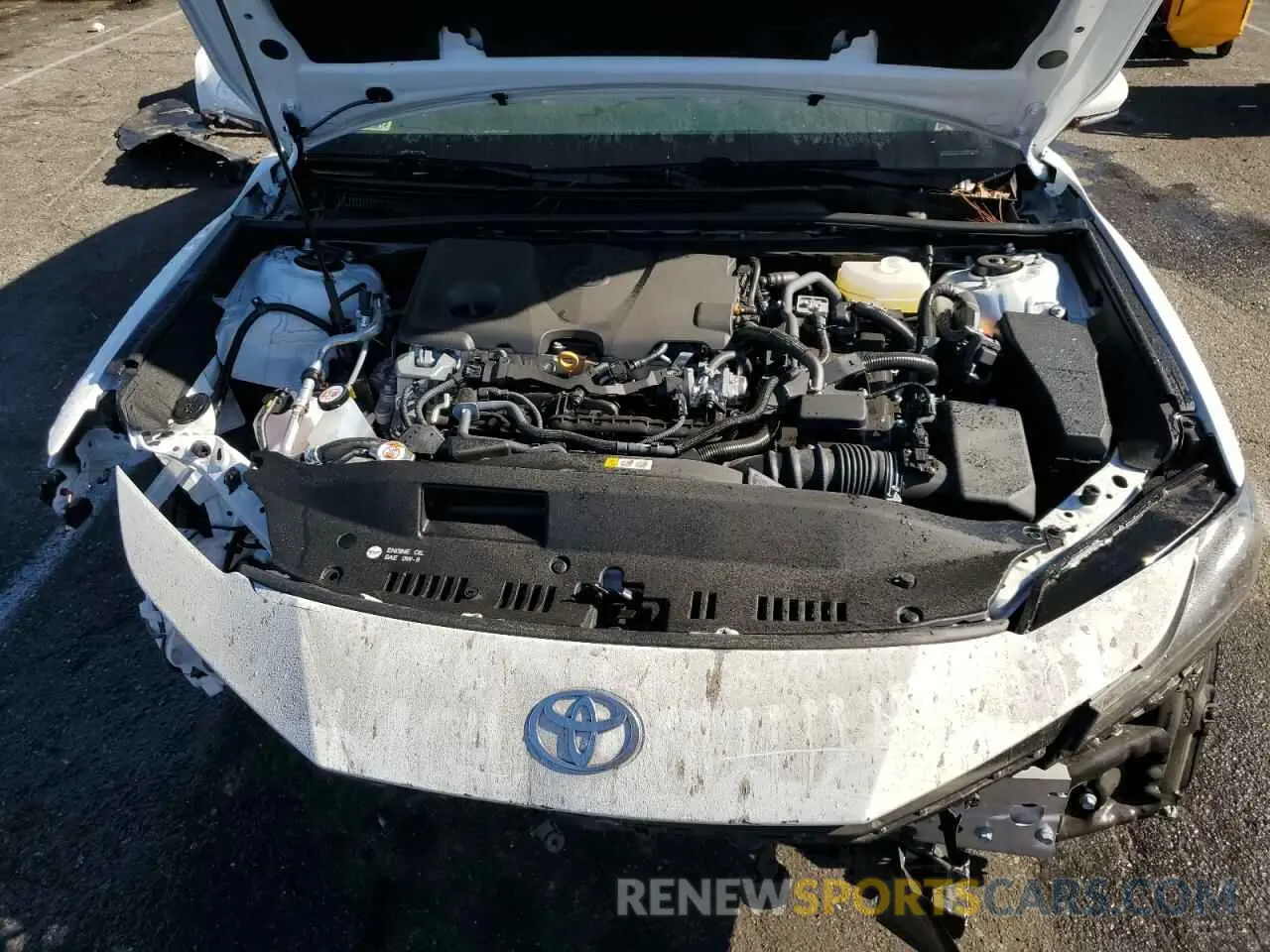 11 Photograph of a damaged car 4T1DBADK8SU506485 TOYOTA CAMRY 2025