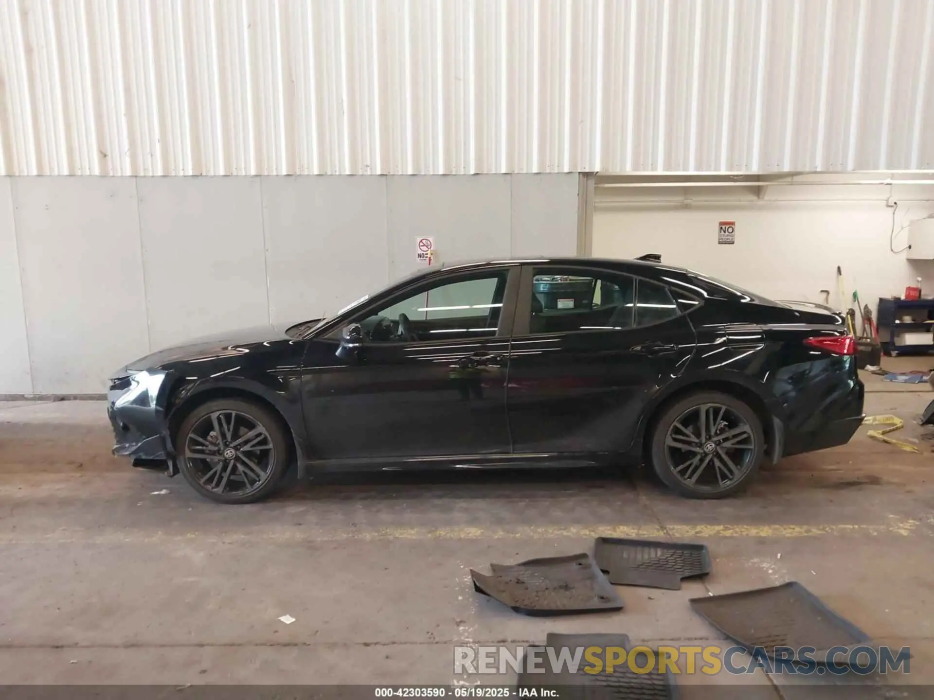 14 Photograph of a damaged car 4T1DBADK8SU510214 TOYOTA CAMRY 2025
