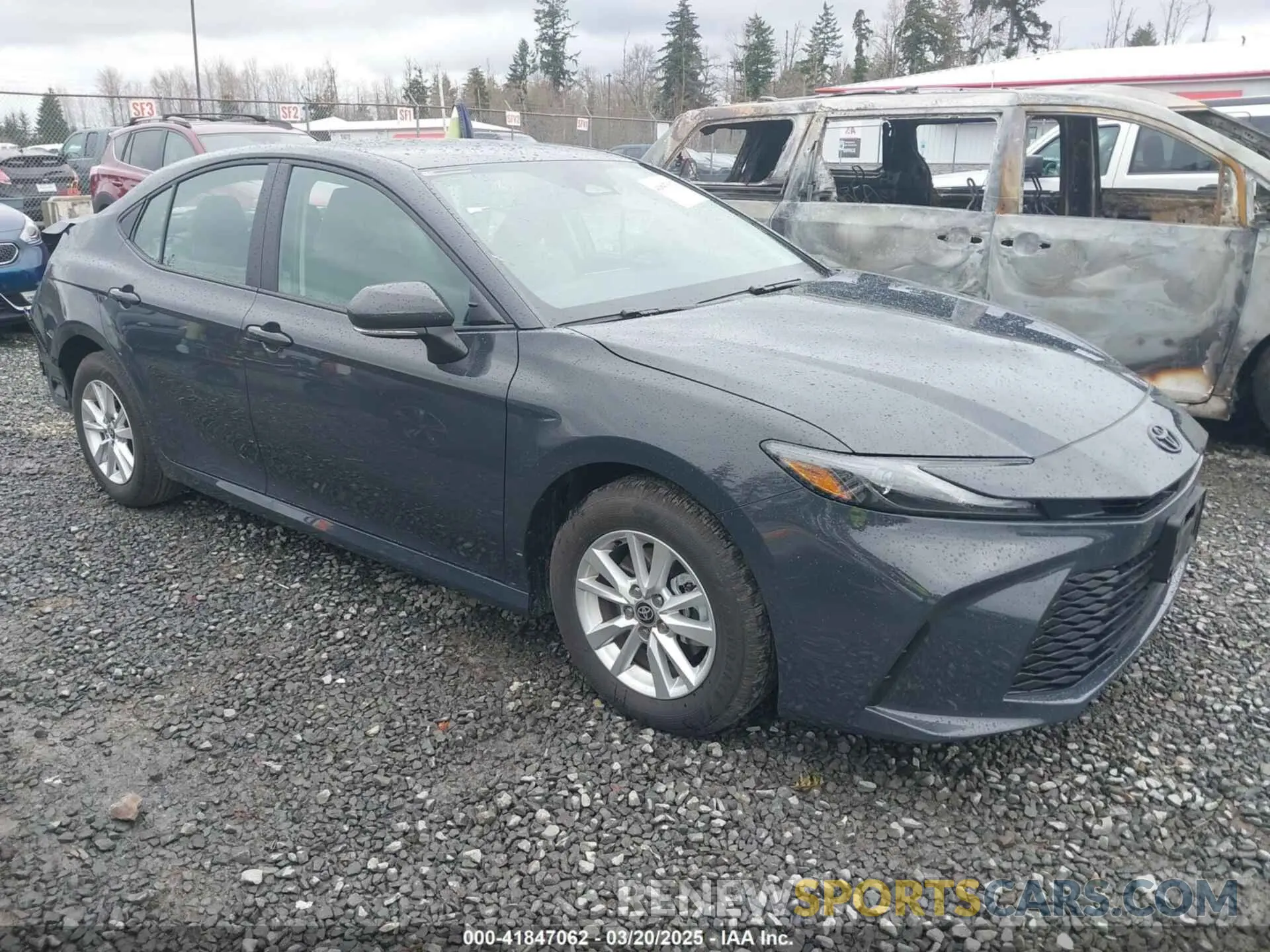 1 Photograph of a damaged car 4T1DBADK8SU516255 TOYOTA CAMRY 2025