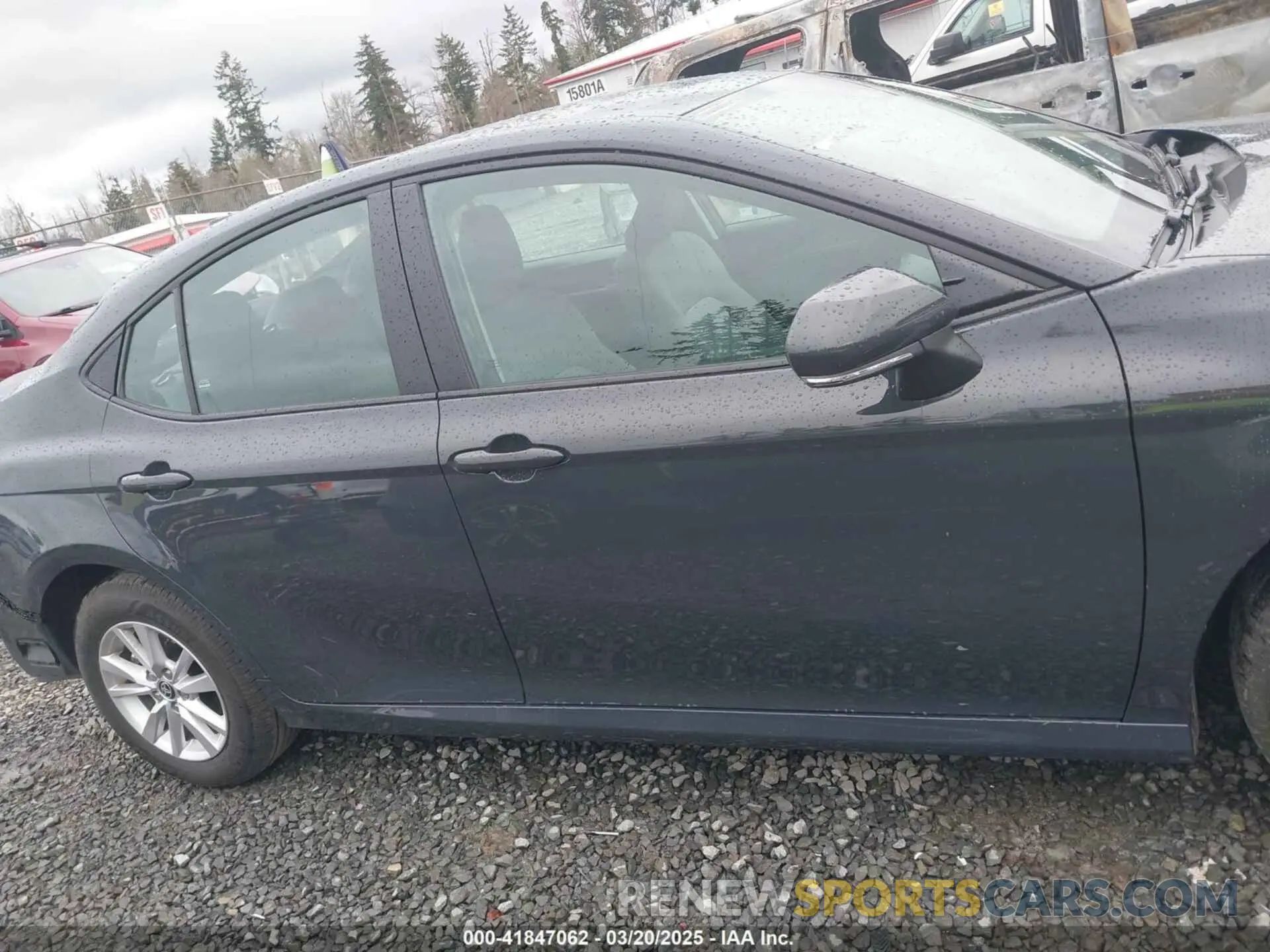 14 Photograph of a damaged car 4T1DBADK8SU516255 TOYOTA CAMRY 2025
