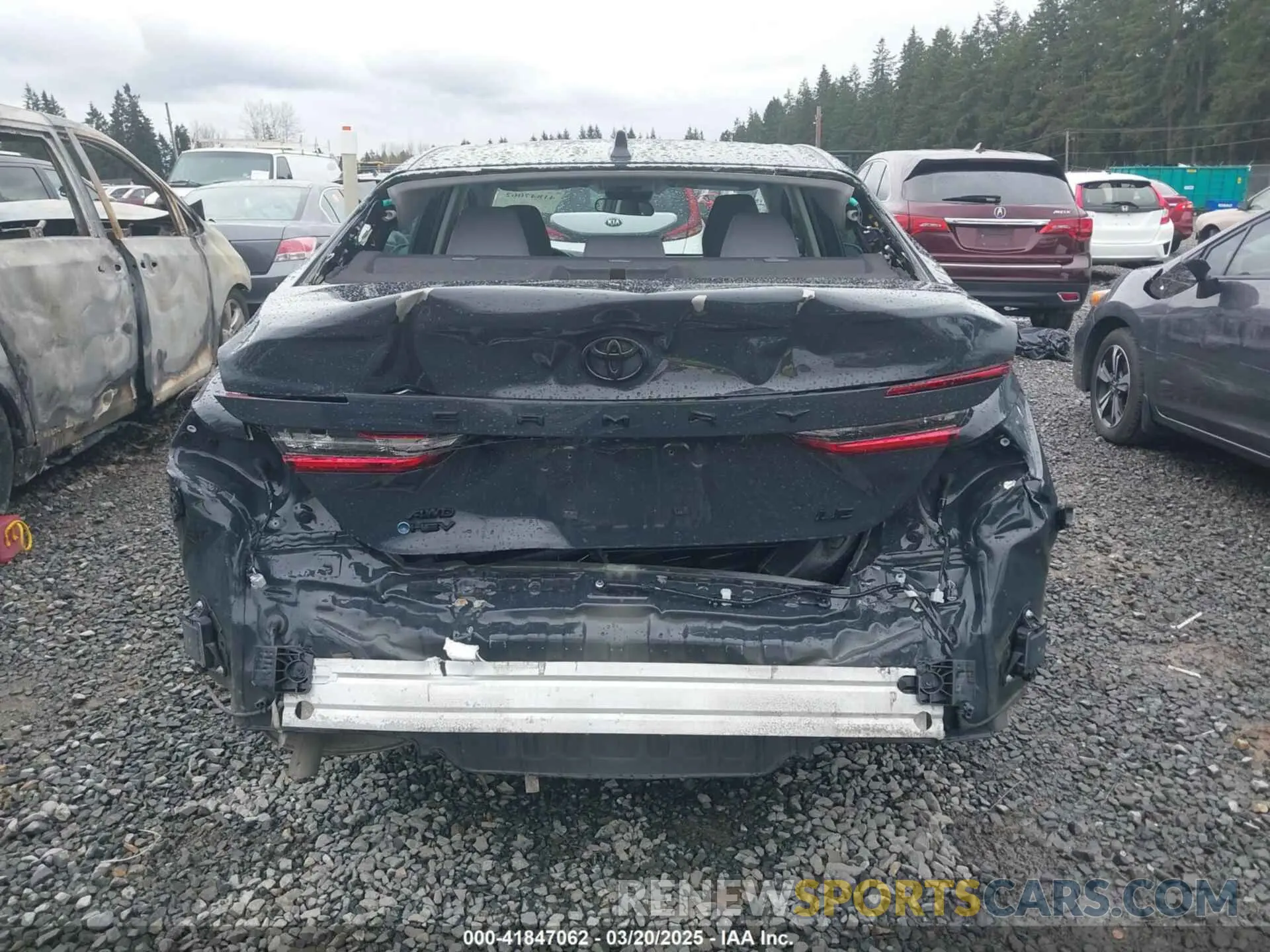6 Photograph of a damaged car 4T1DBADK8SU516255 TOYOTA CAMRY 2025