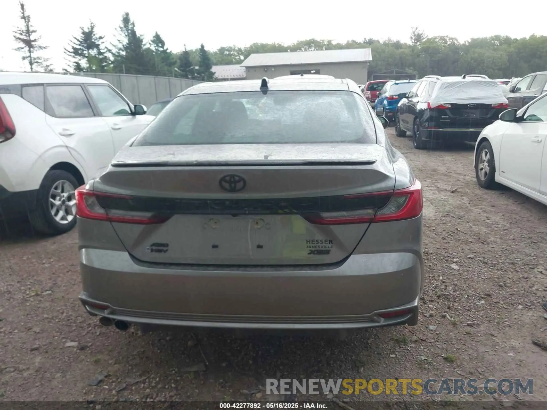 16 Photograph of a damaged car 4T1DBADK8SU525909 TOYOTA CAMRY 2025