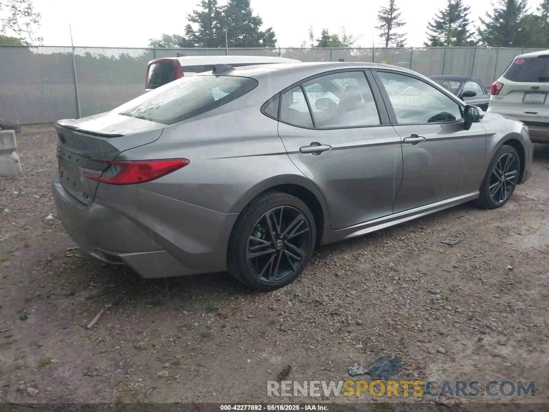 4 Photograph of a damaged car 4T1DBADK8SU525909 TOYOTA CAMRY 2025