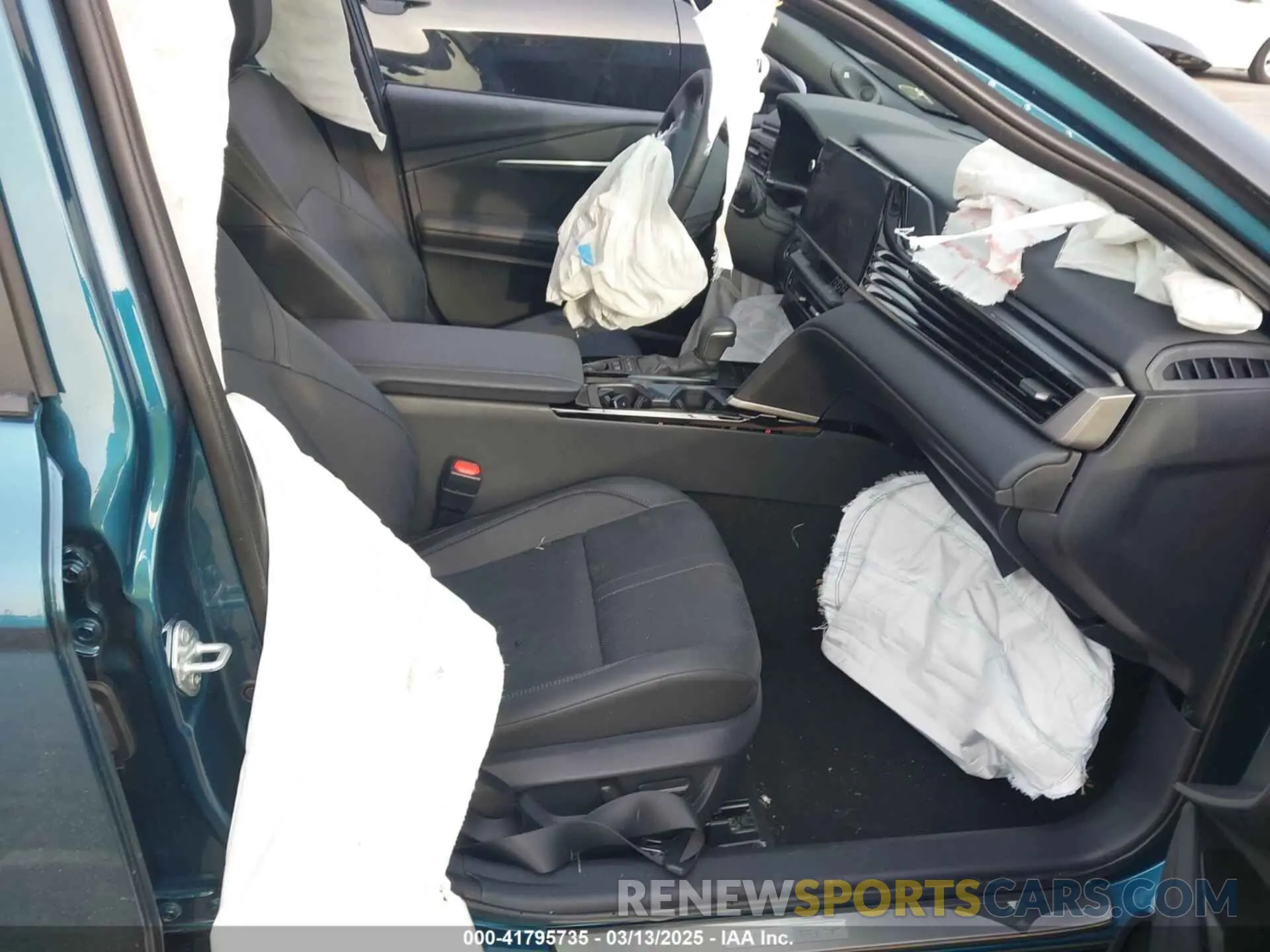 5 Photograph of a damaged car 4T1DBADK9SU005931 TOYOTA CAMRY 2025