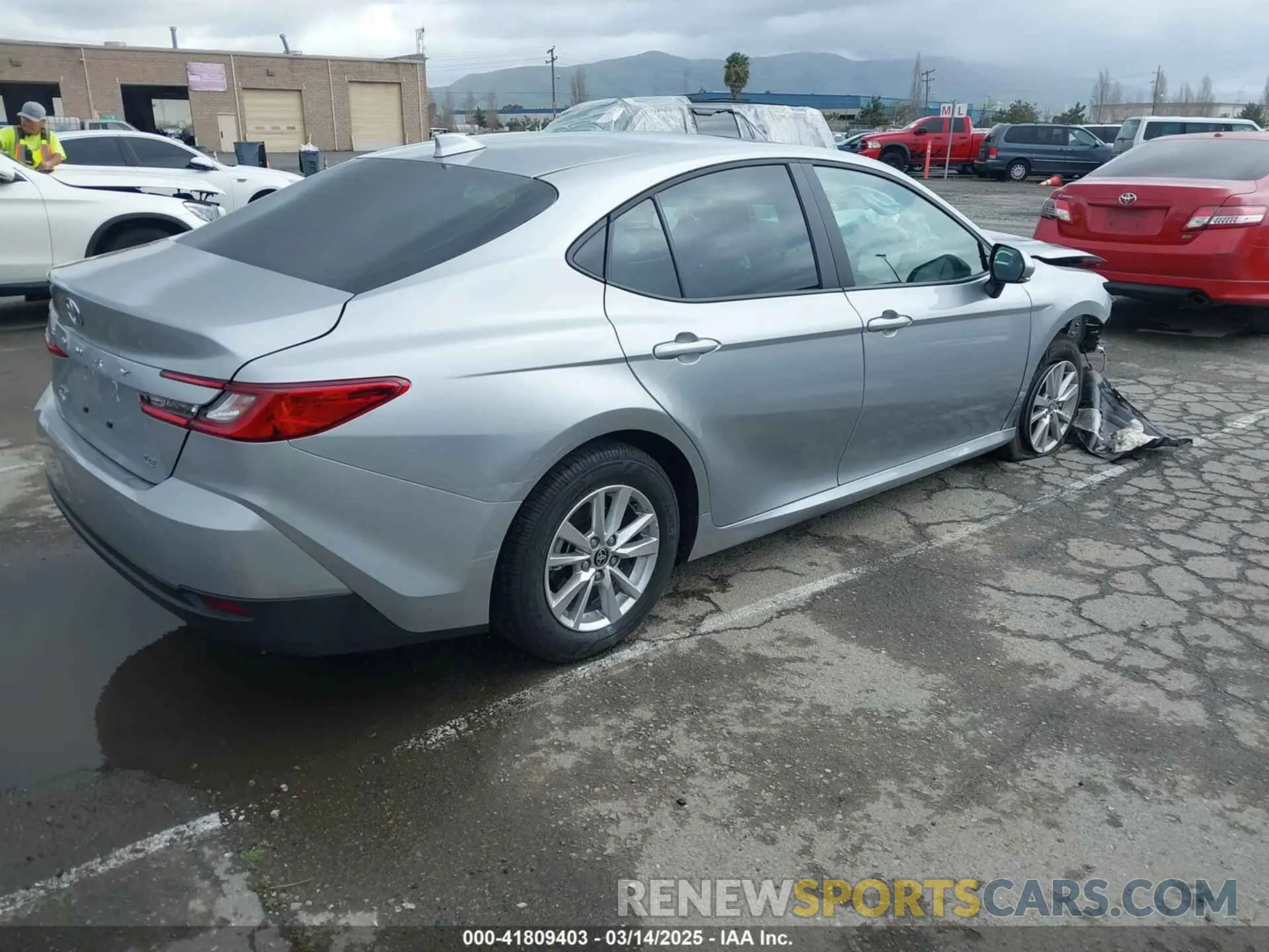 4 Photograph of a damaged car 4T1DBADK9SU017951 TOYOTA CAMRY 2025
