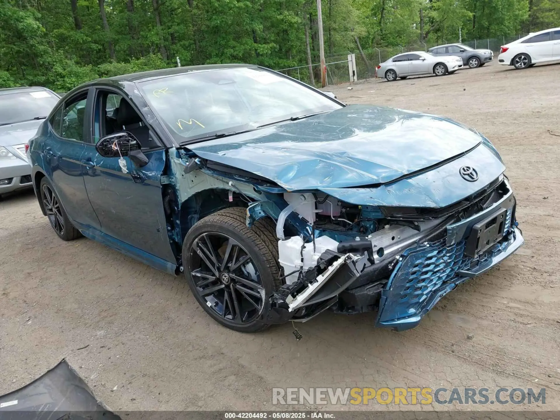 1 Photograph of a damaged car 4T1DBADK9SU019053 TOYOTA CAMRY 2025