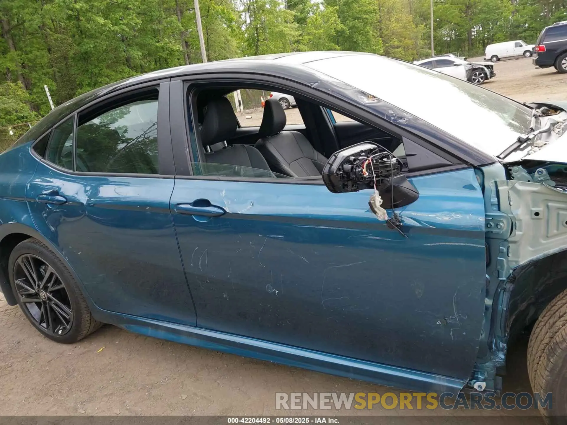 13 Photograph of a damaged car 4T1DBADK9SU019053 TOYOTA CAMRY 2025