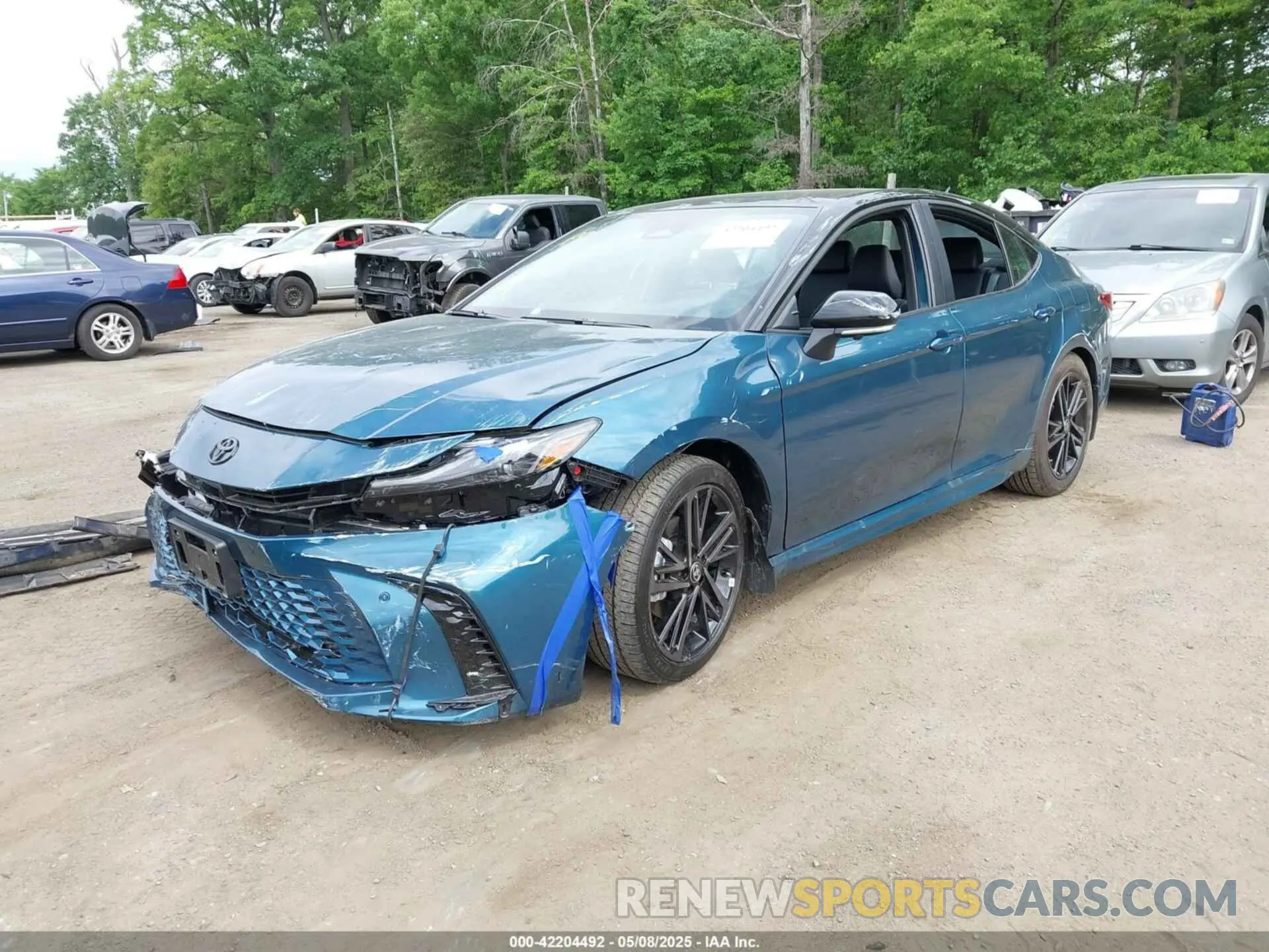 2 Photograph of a damaged car 4T1DBADK9SU019053 TOYOTA CAMRY 2025