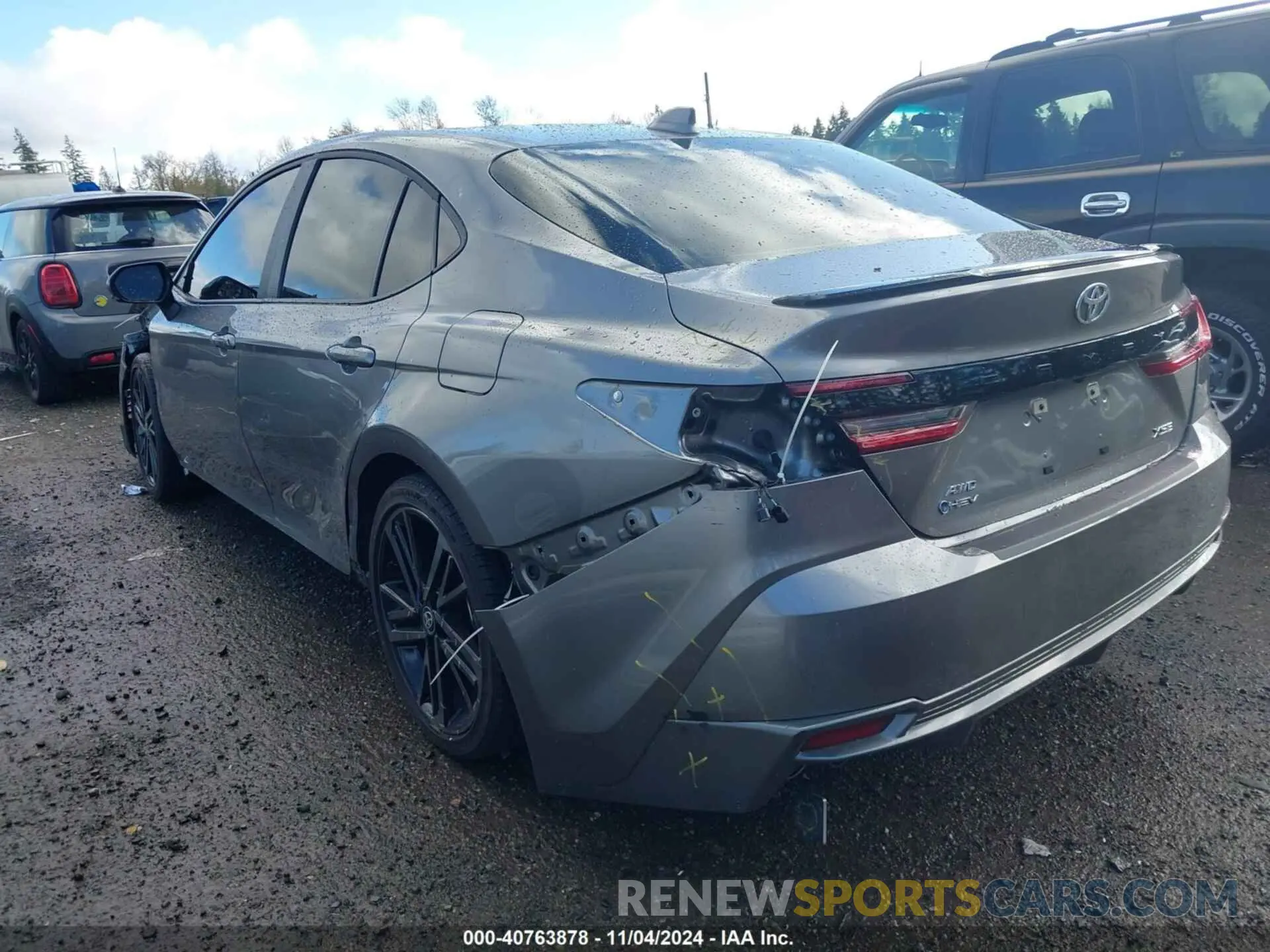 3 Photograph of a damaged car 4T1DBADK9SU502543 TOYOTA CAMRY 2025