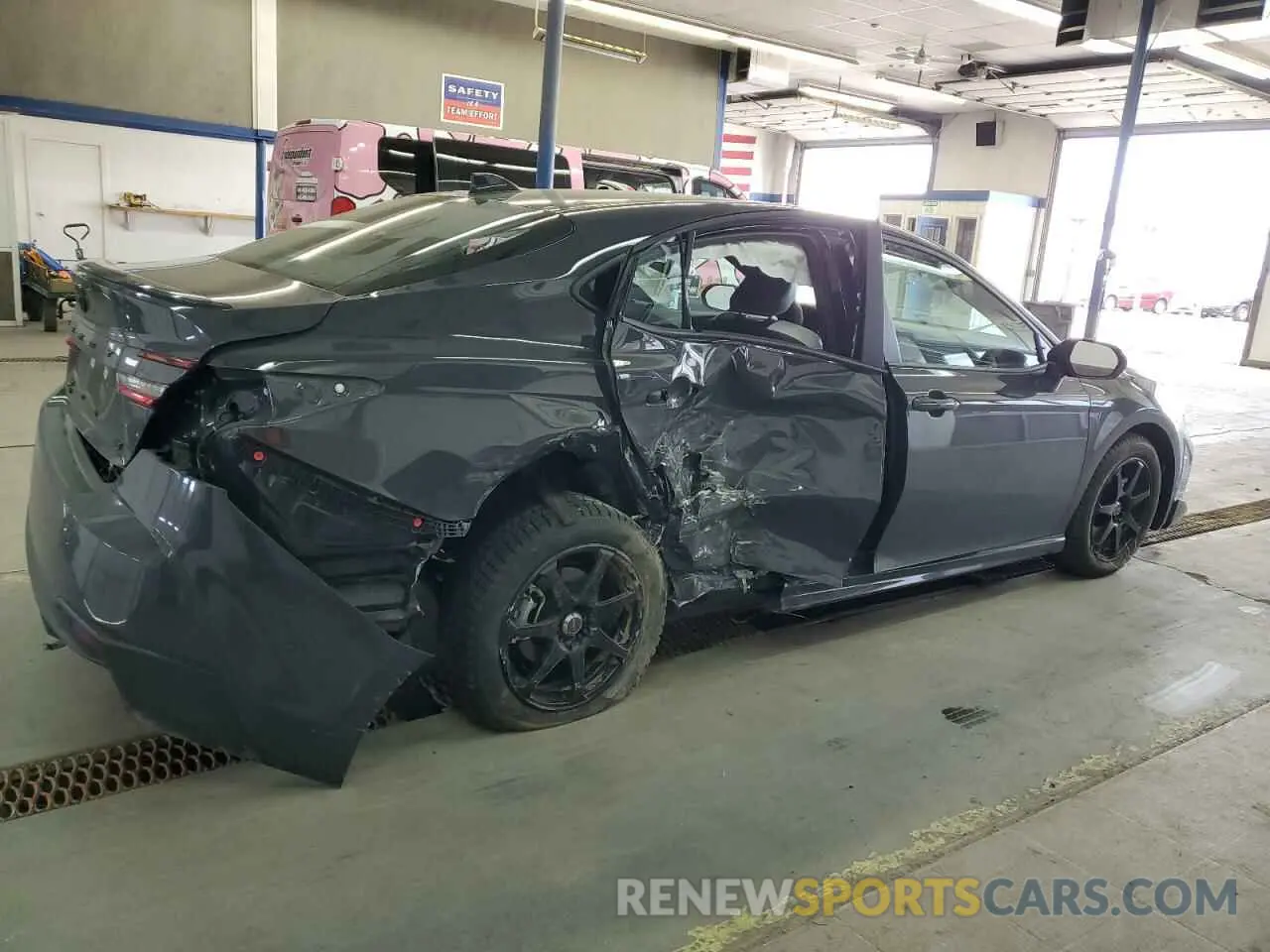 3 Photograph of a damaged car 4T1DBADK9SU512313 TOYOTA CAMRY 2025