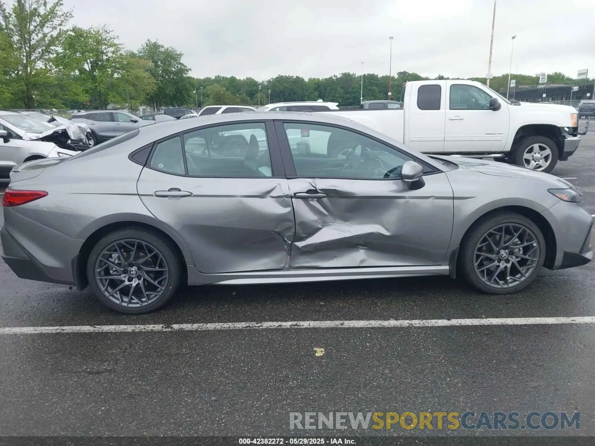 13 Photograph of a damaged car 4T1DBADK9SU530794 TOYOTA CAMRY 2025