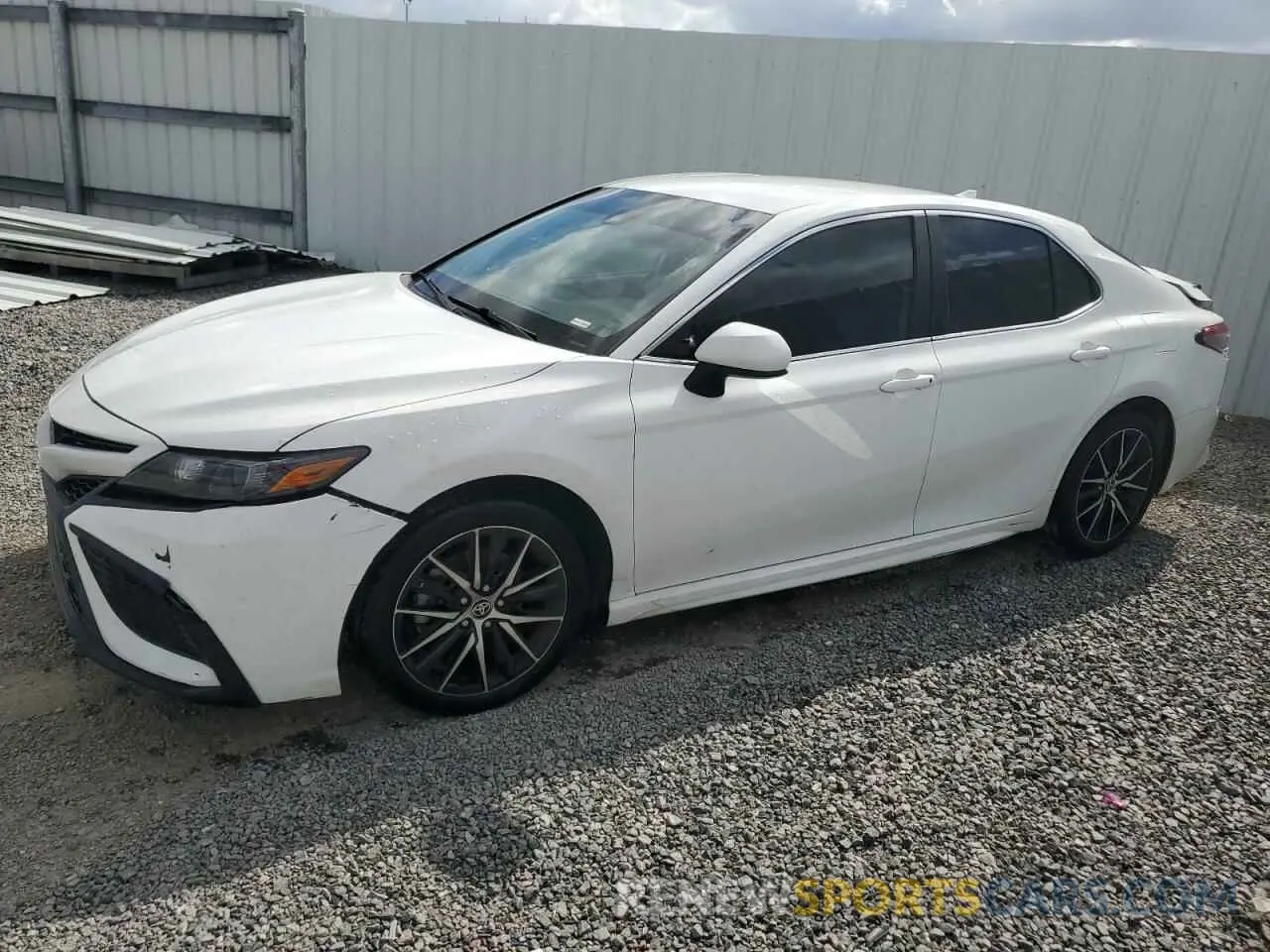 1 Photograph of a damaged car 4T1G11AK3MU579464 TOYOTA CAMRY 2025