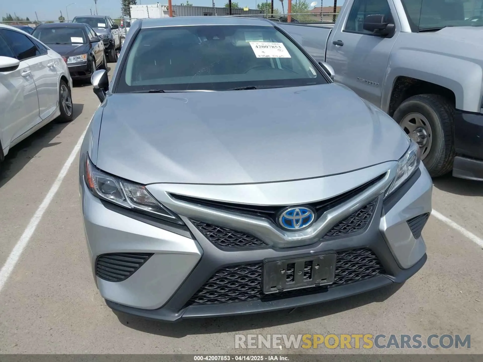 6 Photograph of a damaged car 4T1B21HK2KU011328 TOYOTA CAMRY HYBRID 2019