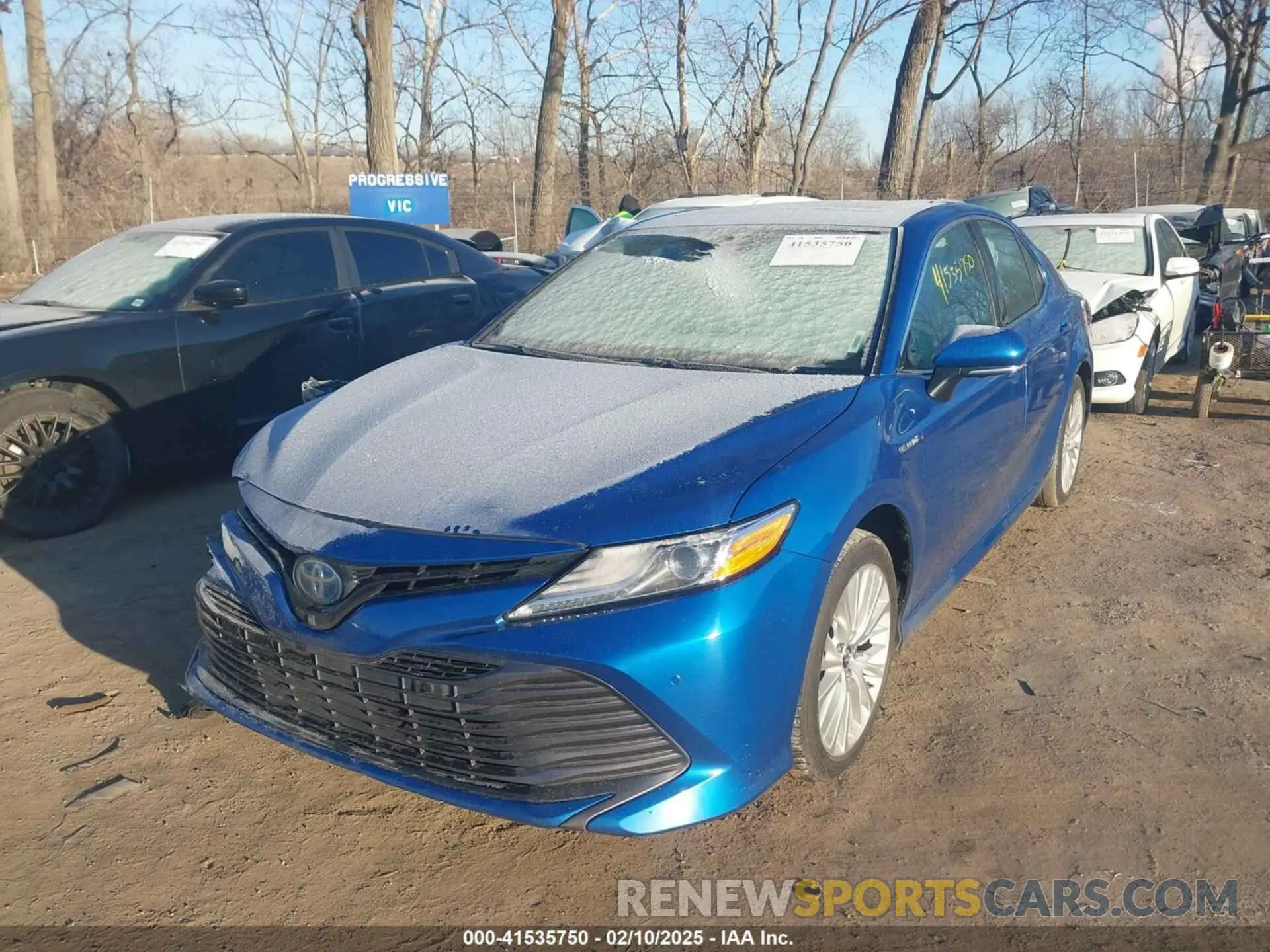 2 Photograph of a damaged car 4T1B21HK3KU011080 TOYOTA CAMRY HYBRID 2019