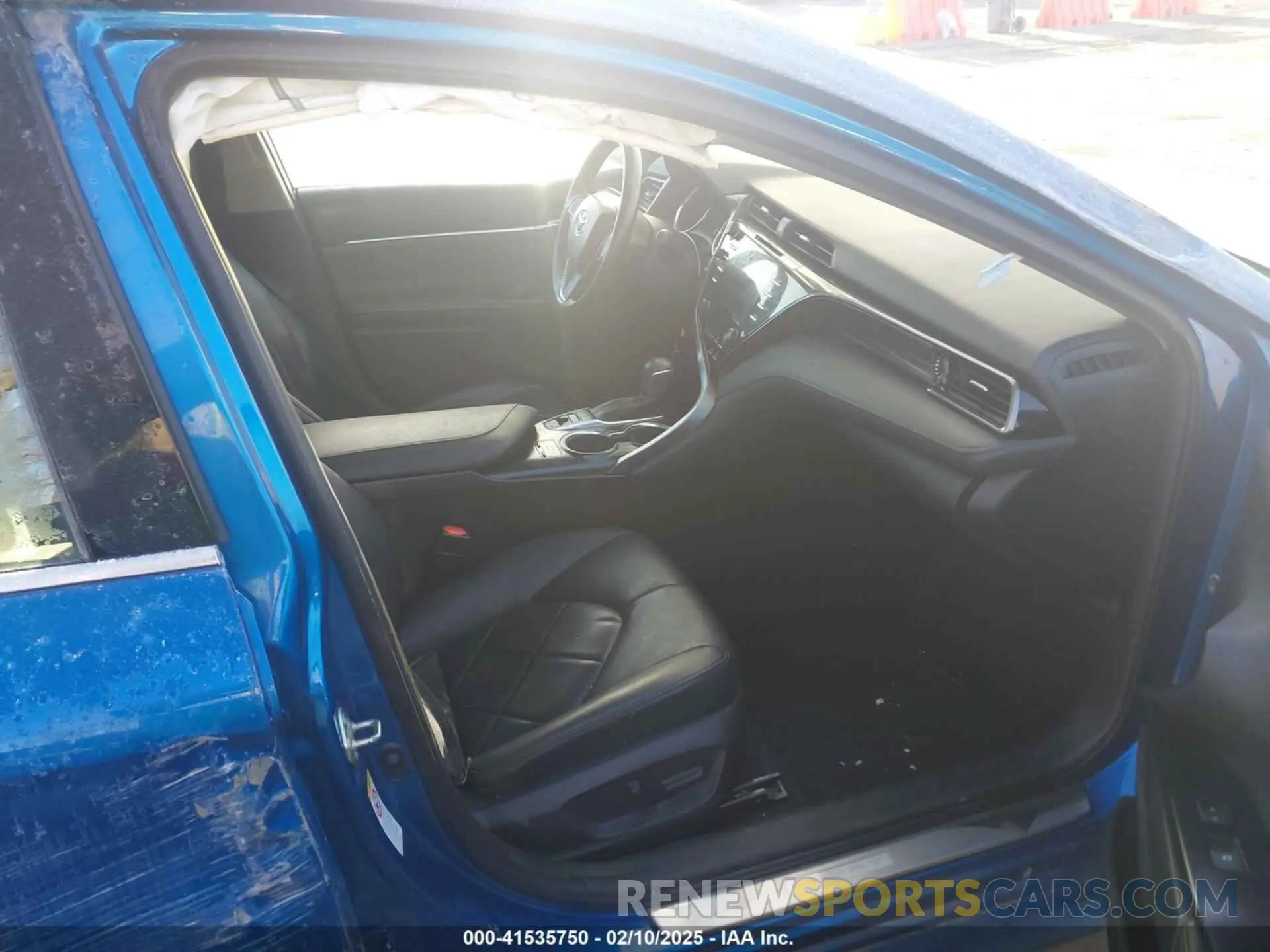 5 Photograph of a damaged car 4T1B21HK3KU011080 TOYOTA CAMRY HYBRID 2019