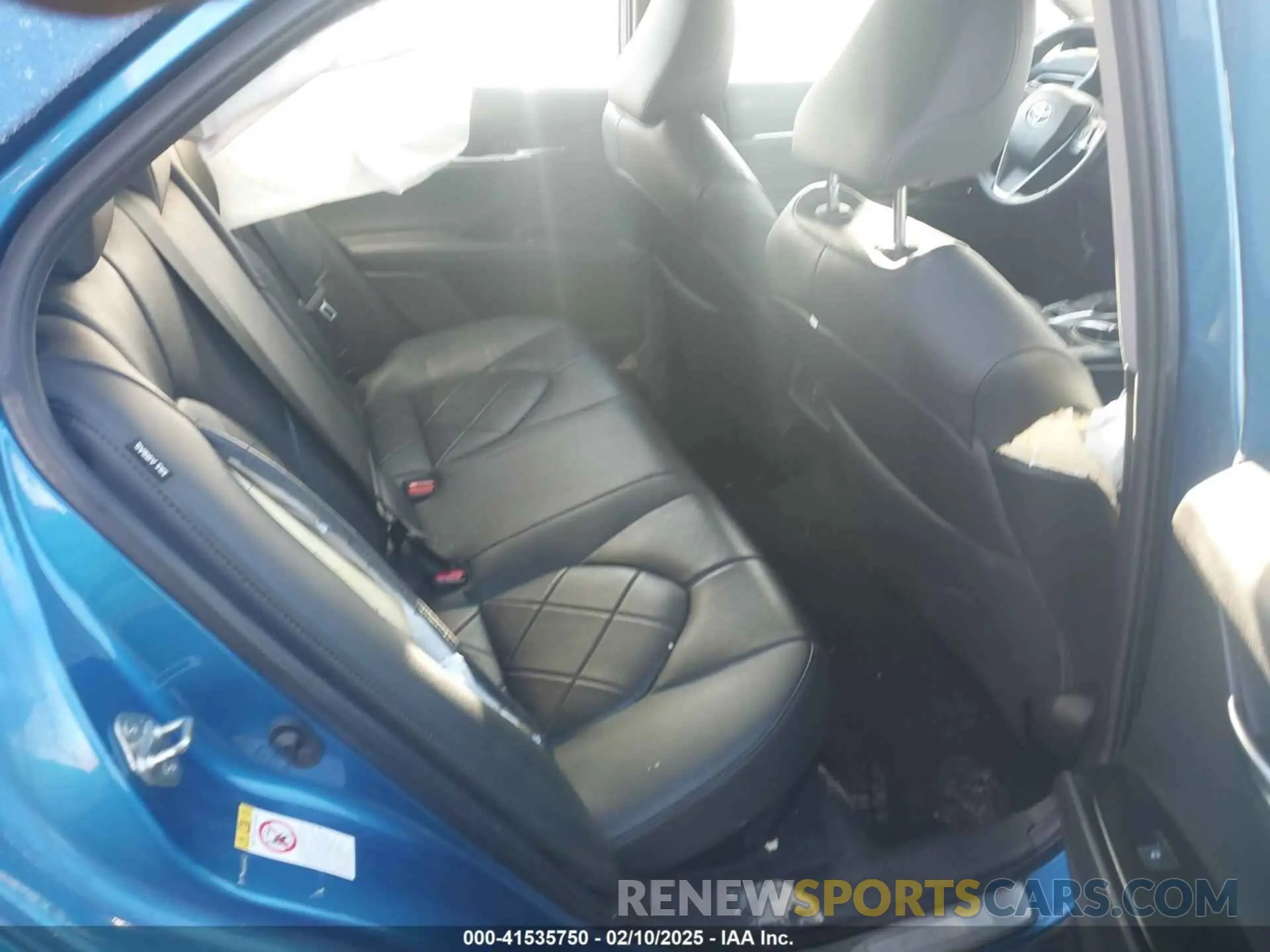 8 Photograph of a damaged car 4T1B21HK3KU011080 TOYOTA CAMRY HYBRID 2019