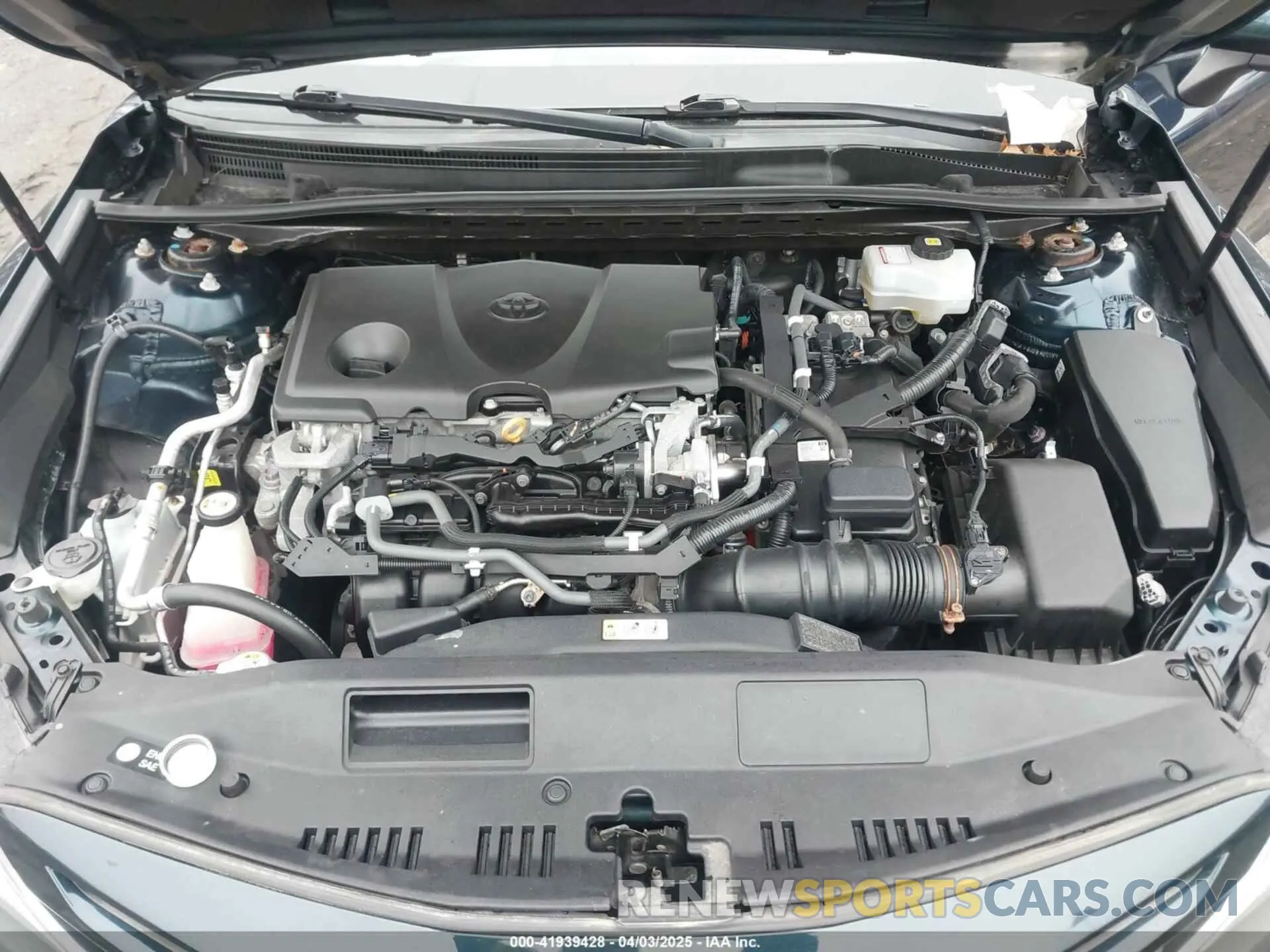 10 Photograph of a damaged car 4T1B21HK3KU012648 TOYOTA CAMRY HYBRID 2019