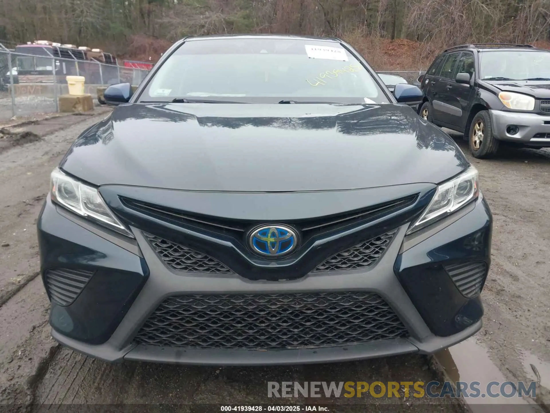 12 Photograph of a damaged car 4T1B21HK3KU012648 TOYOTA CAMRY HYBRID 2019