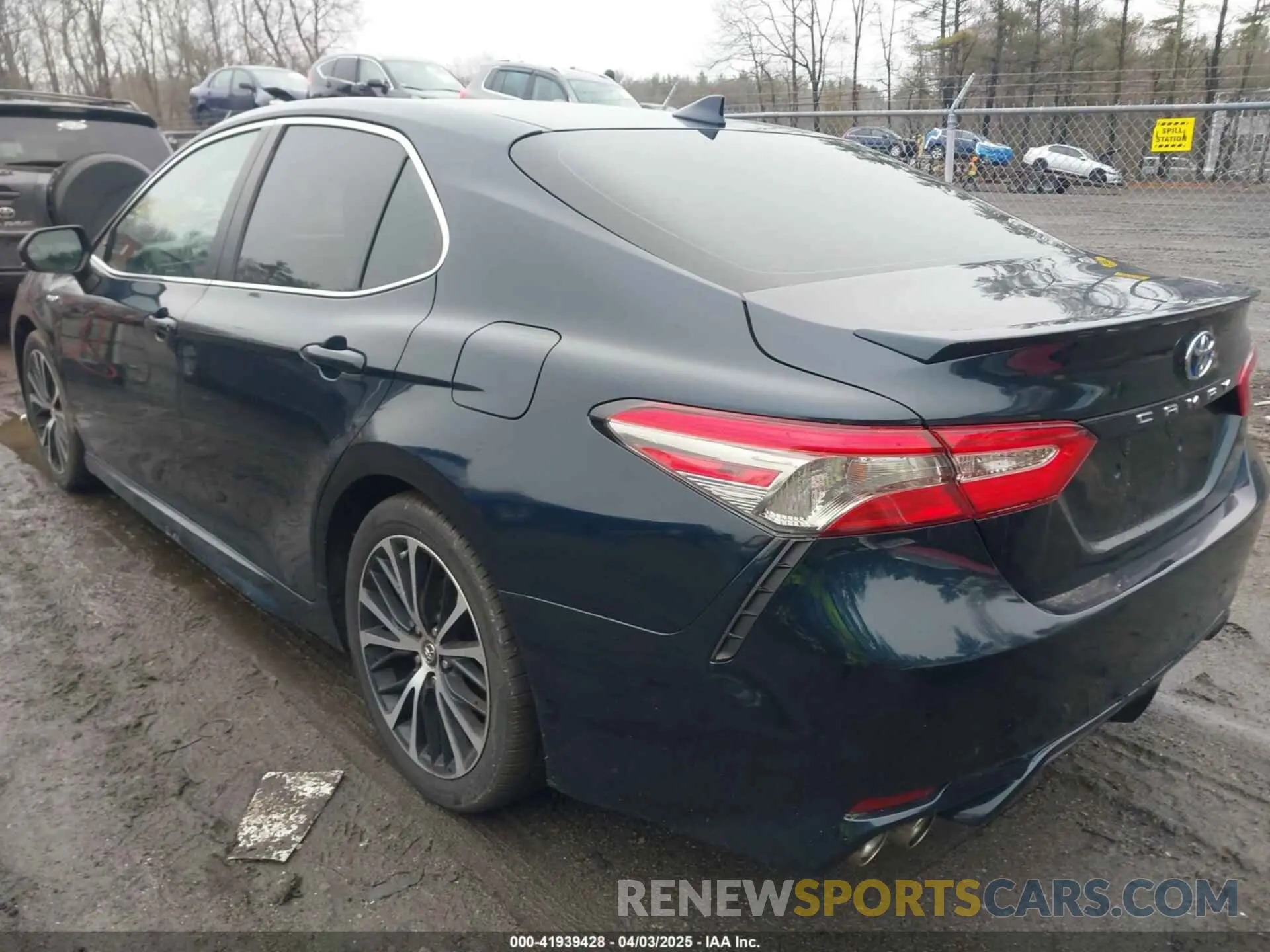 3 Photograph of a damaged car 4T1B21HK3KU012648 TOYOTA CAMRY HYBRID 2019