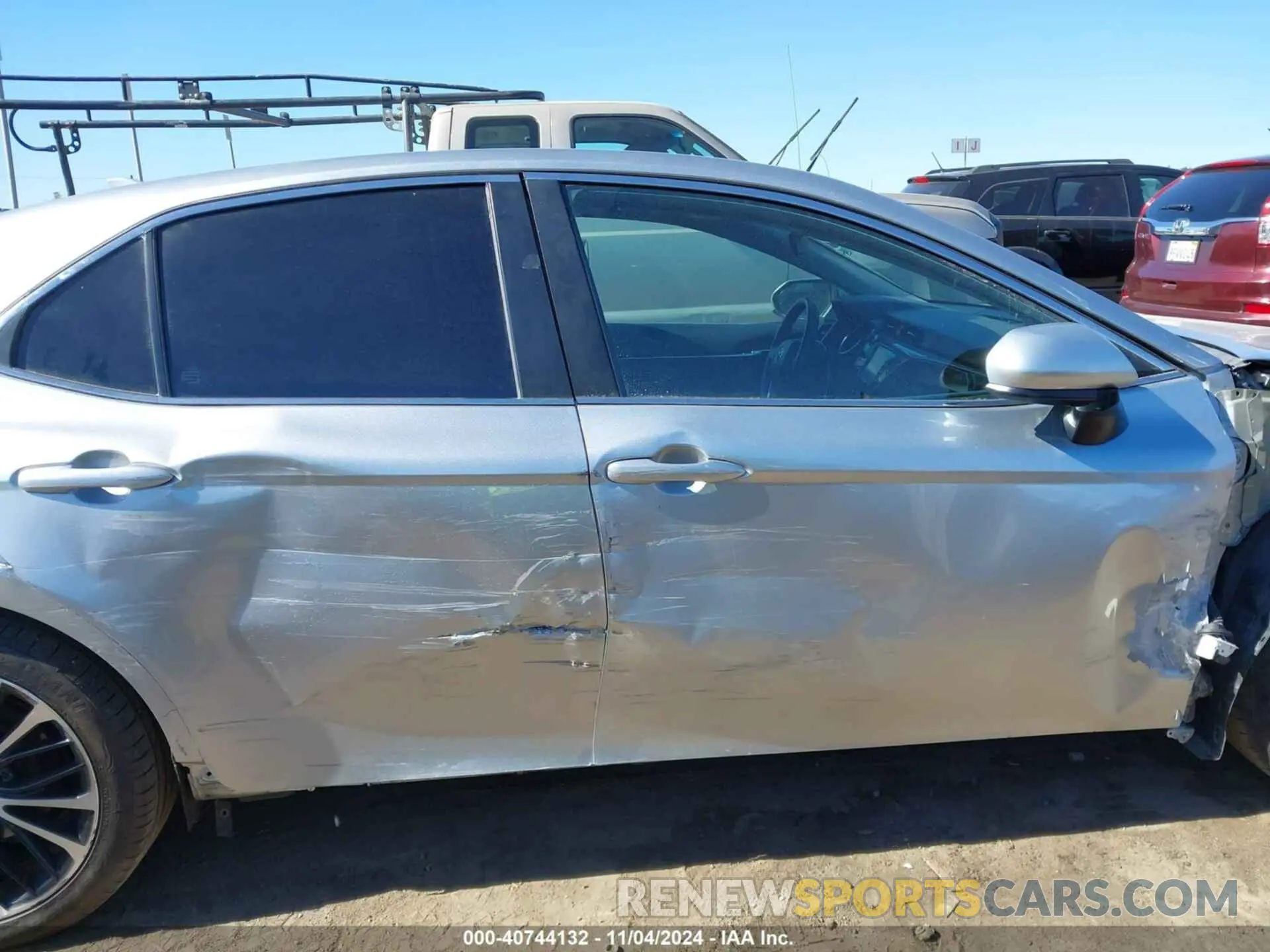 14 Photograph of a damaged car 4T1B21HK3KU521493 TOYOTA CAMRY HYBRID 2019