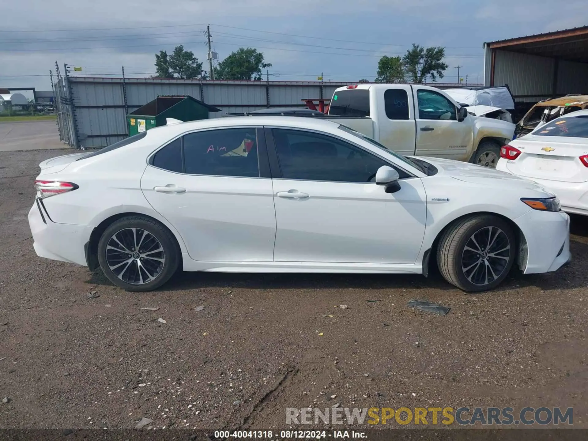 13 Photograph of a damaged car 4T1B21HK4KU521227 TOYOTA CAMRY HYBRID 2019