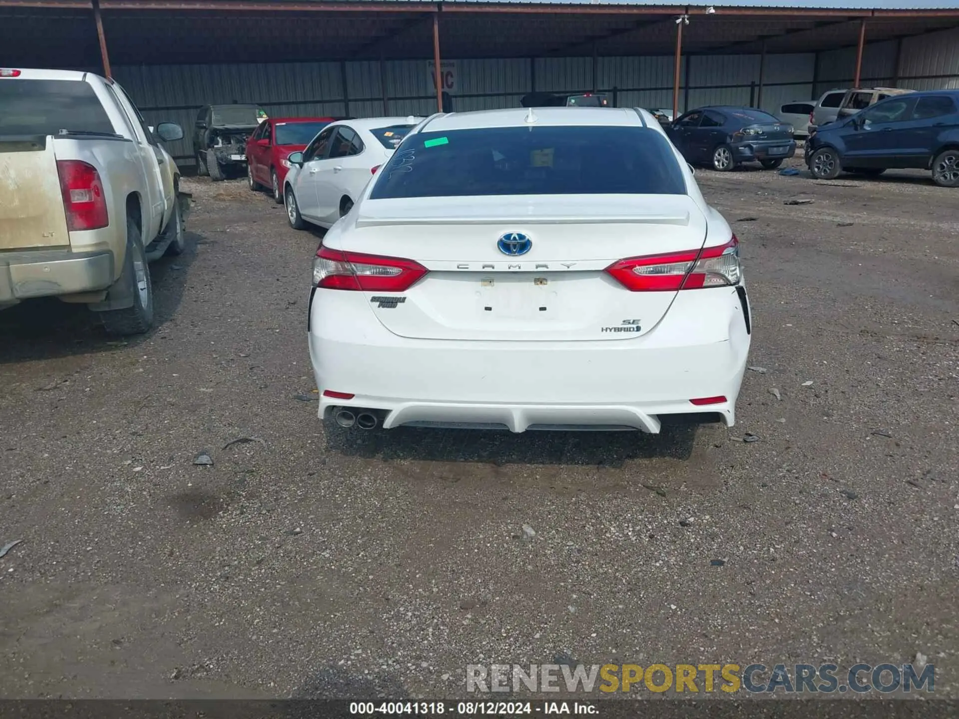16 Photograph of a damaged car 4T1B21HK4KU521227 TOYOTA CAMRY HYBRID 2019