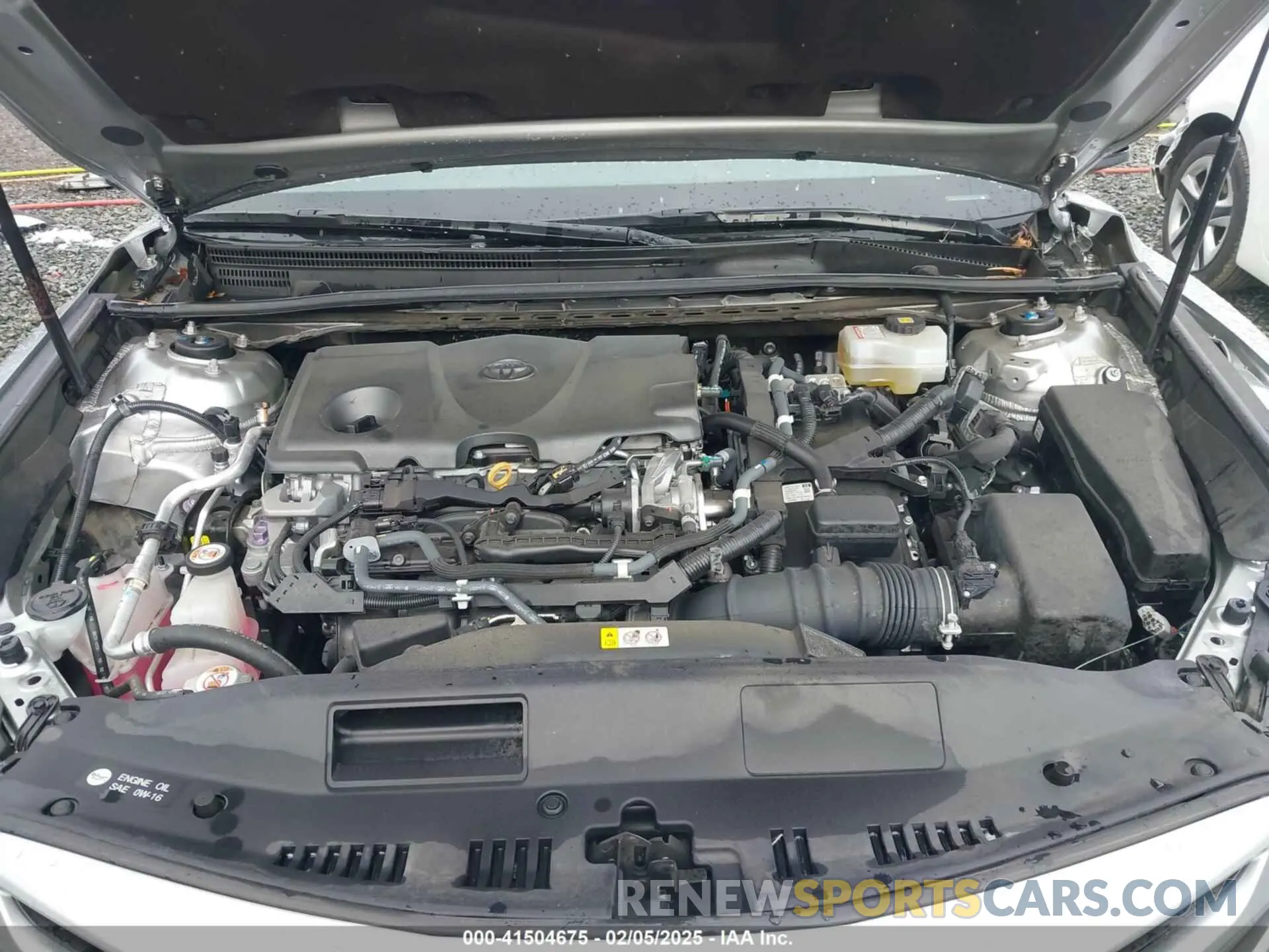 10 Photograph of a damaged car 4T1B21HK5KU011372 TOYOTA CAMRY HYBRID 2019