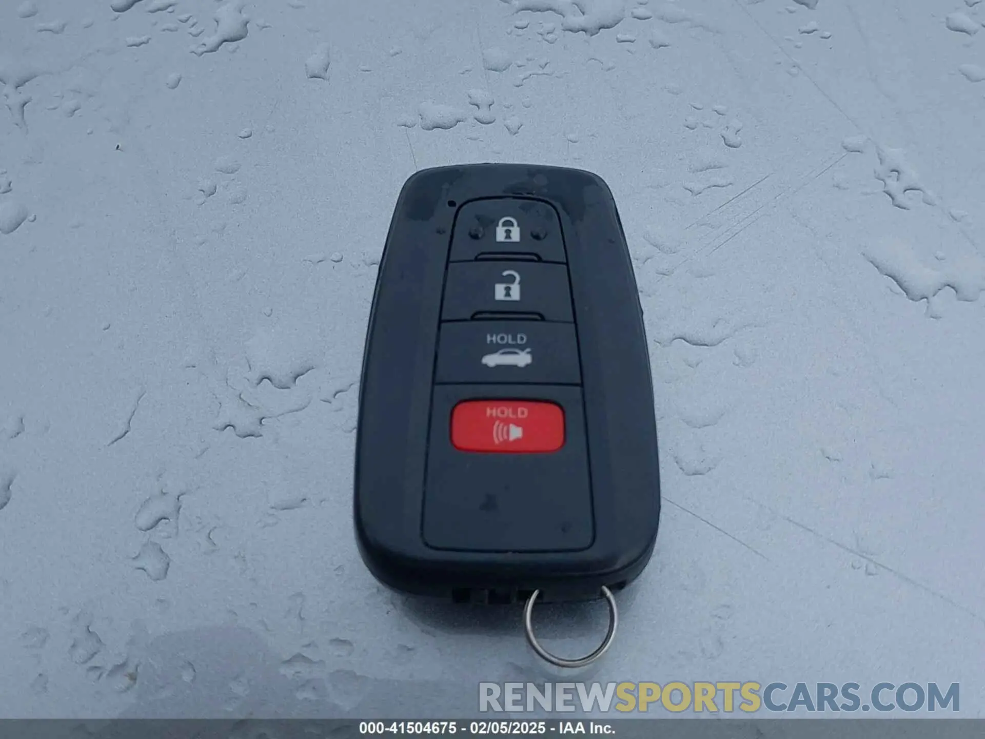 11 Photograph of a damaged car 4T1B21HK5KU011372 TOYOTA CAMRY HYBRID 2019
