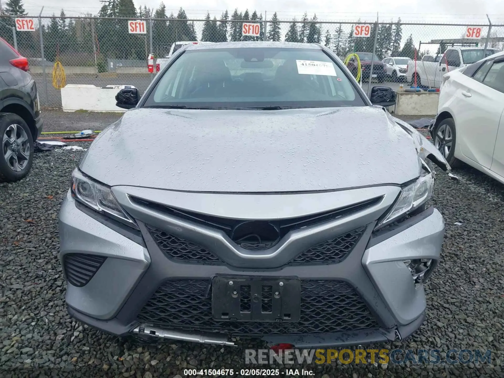 12 Photograph of a damaged car 4T1B21HK5KU011372 TOYOTA CAMRY HYBRID 2019