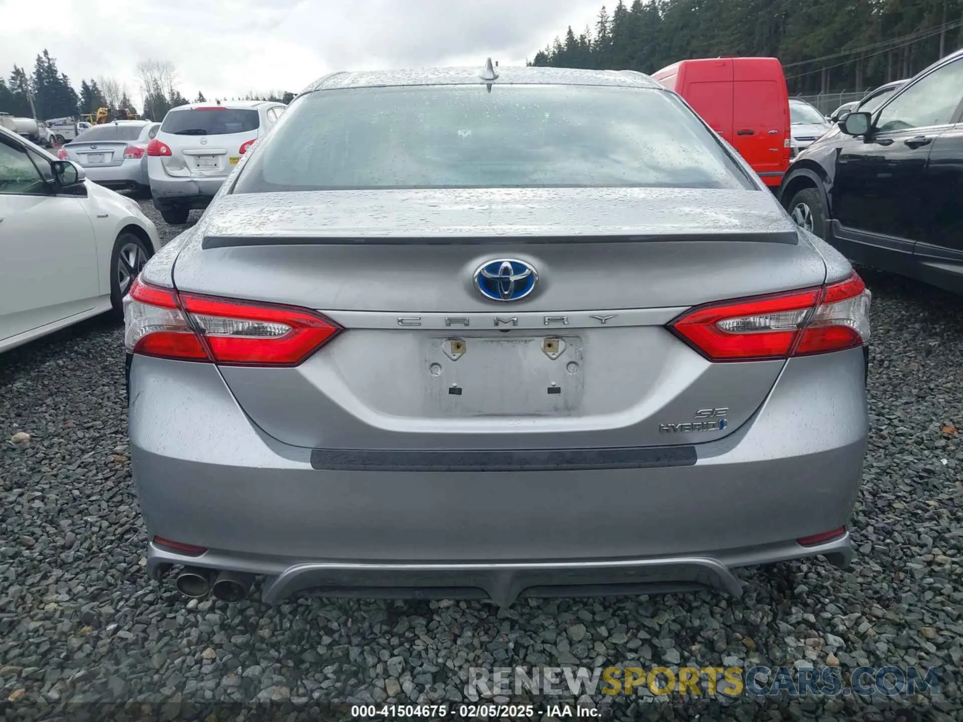 16 Photograph of a damaged car 4T1B21HK5KU011372 TOYOTA CAMRY HYBRID 2019