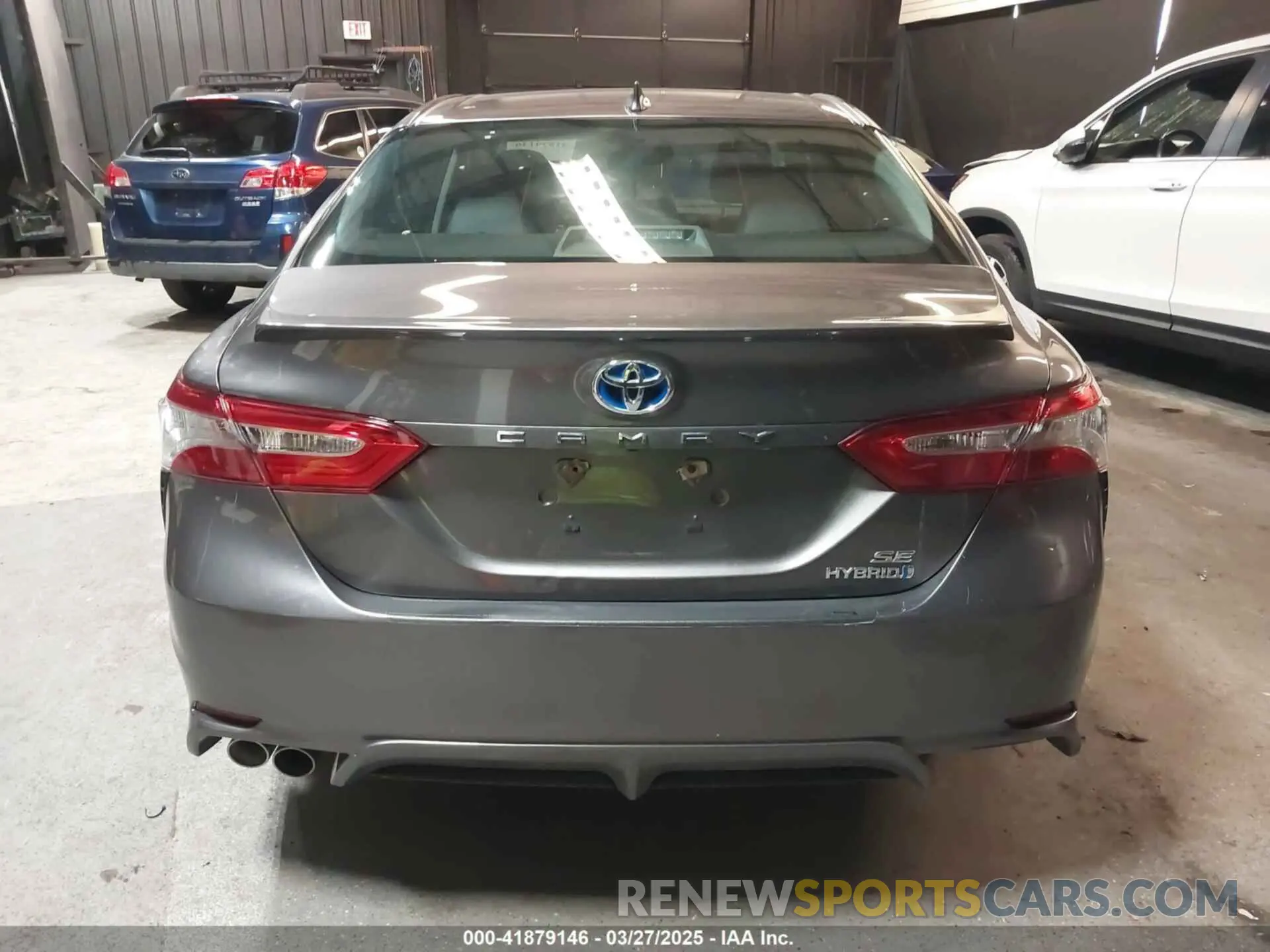17 Photograph of a damaged car 4T1B21HK5KU521785 TOYOTA CAMRY HYBRID 2019