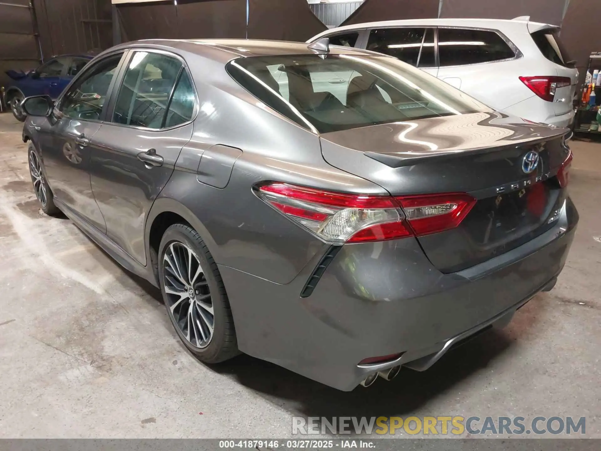 3 Photograph of a damaged car 4T1B21HK5KU521785 TOYOTA CAMRY HYBRID 2019