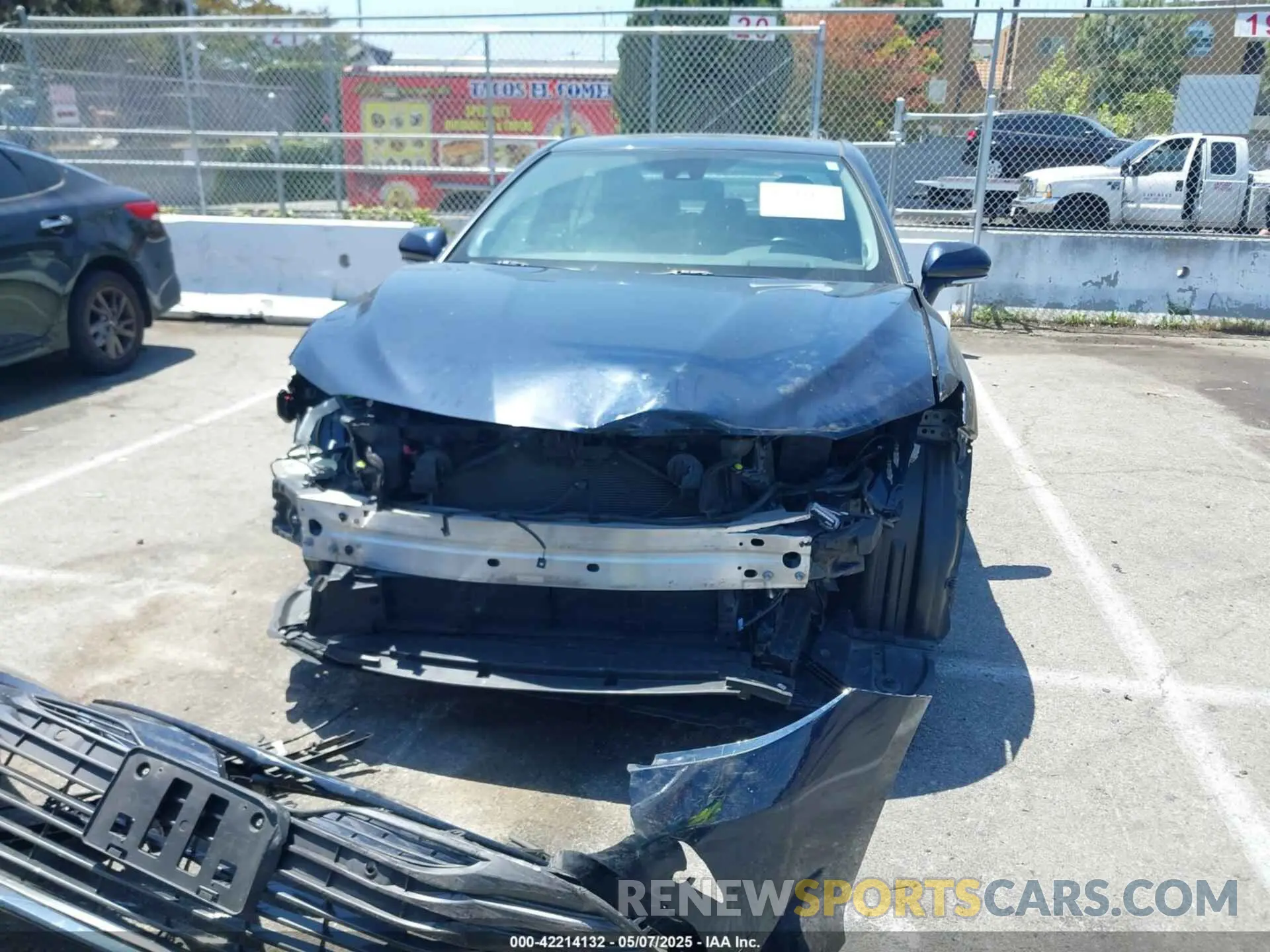 13 Photograph of a damaged car 4T1B21HK6KU512223 TOYOTA CAMRY HYBRID 2019