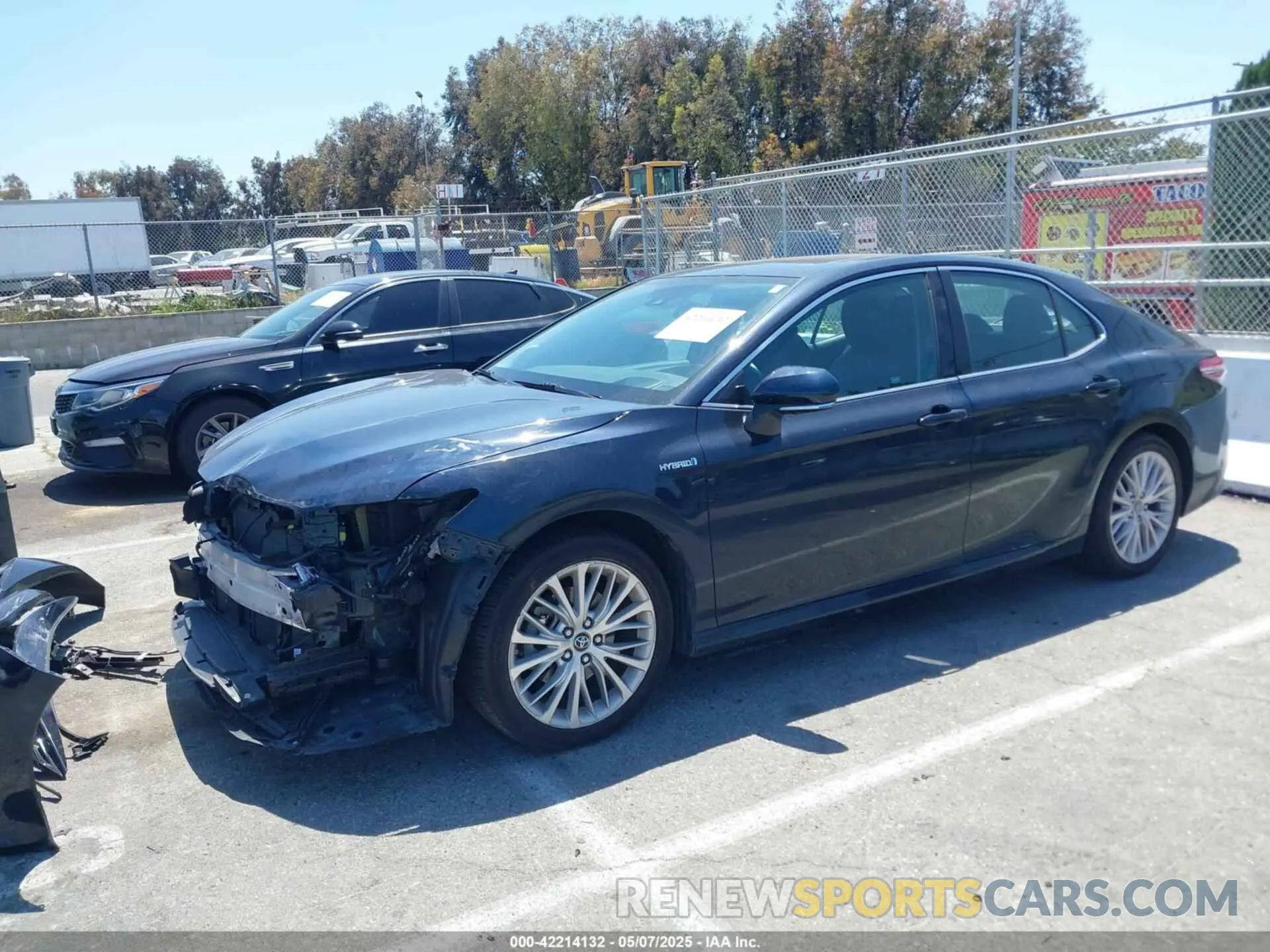 2 Photograph of a damaged car 4T1B21HK6KU512223 TOYOTA CAMRY HYBRID 2019