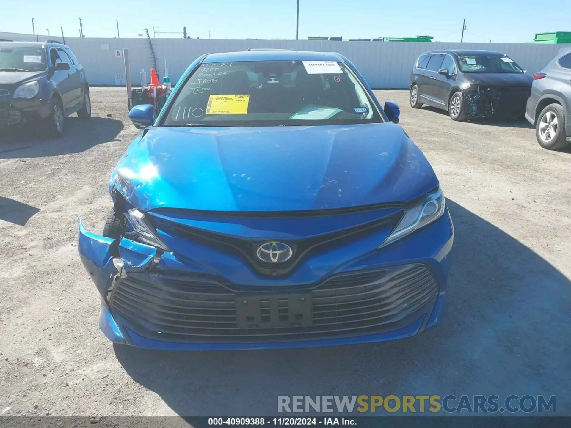 12 Photograph of a damaged car 4T1B21HK8KU011110 TOYOTA CAMRY HYBRID 2019