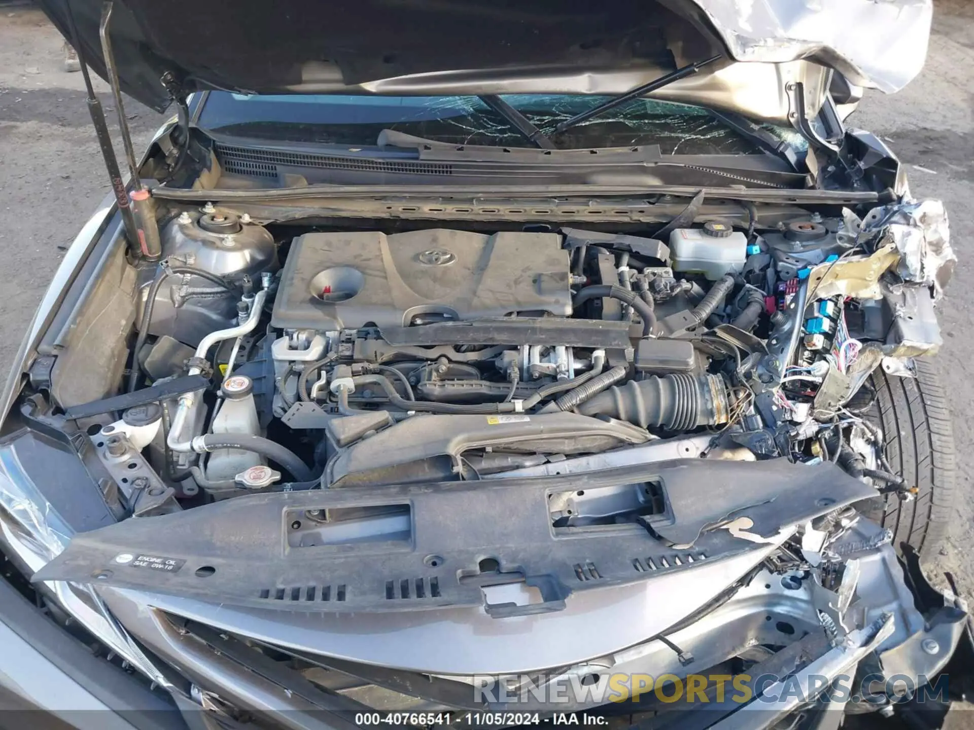 10 Photograph of a damaged car 4T1B21HK8KU014489 TOYOTA CAMRY HYBRID 2019