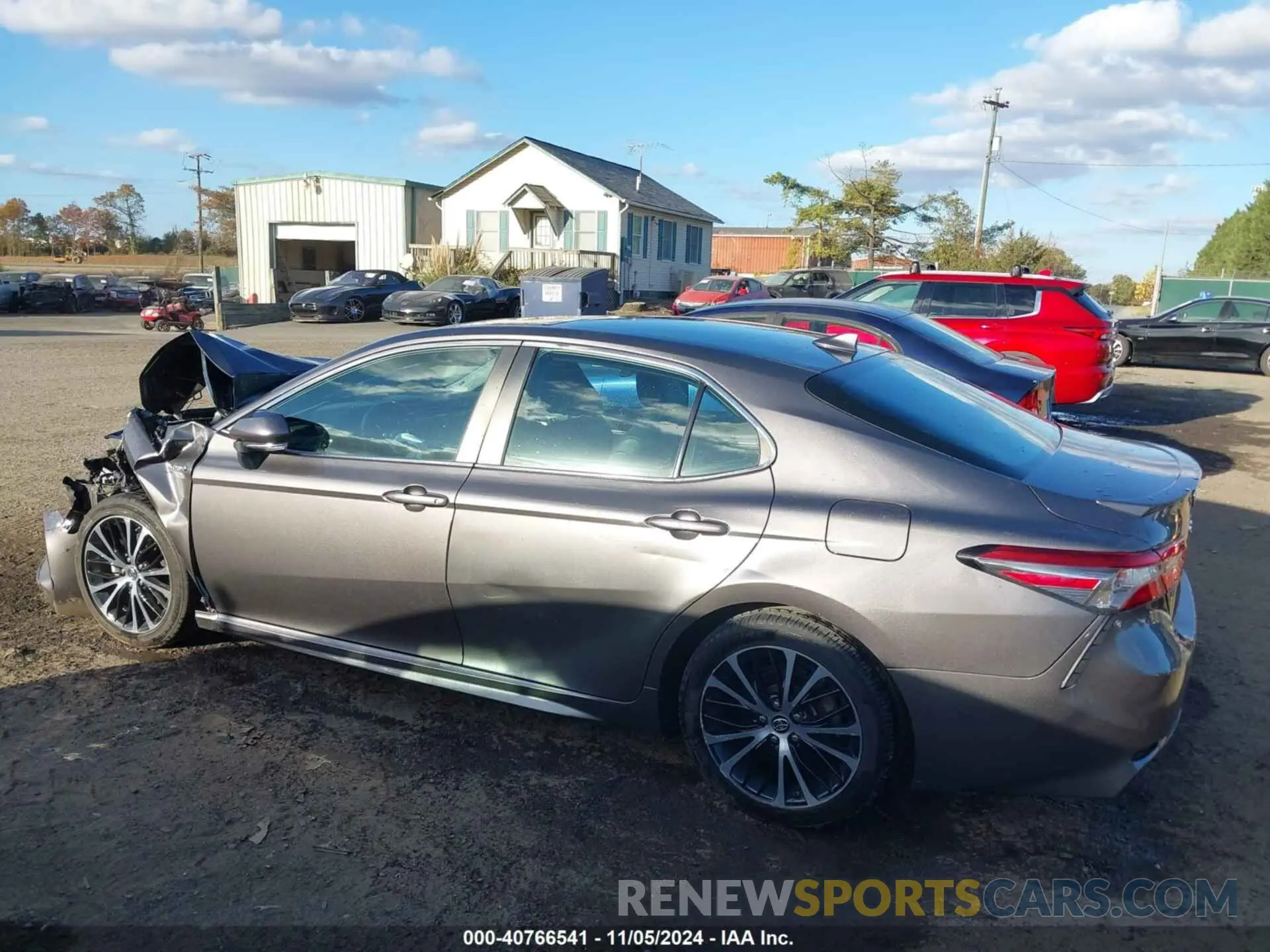 3 Photograph of a damaged car 4T1B21HK8KU014489 TOYOTA CAMRY HYBRID 2019