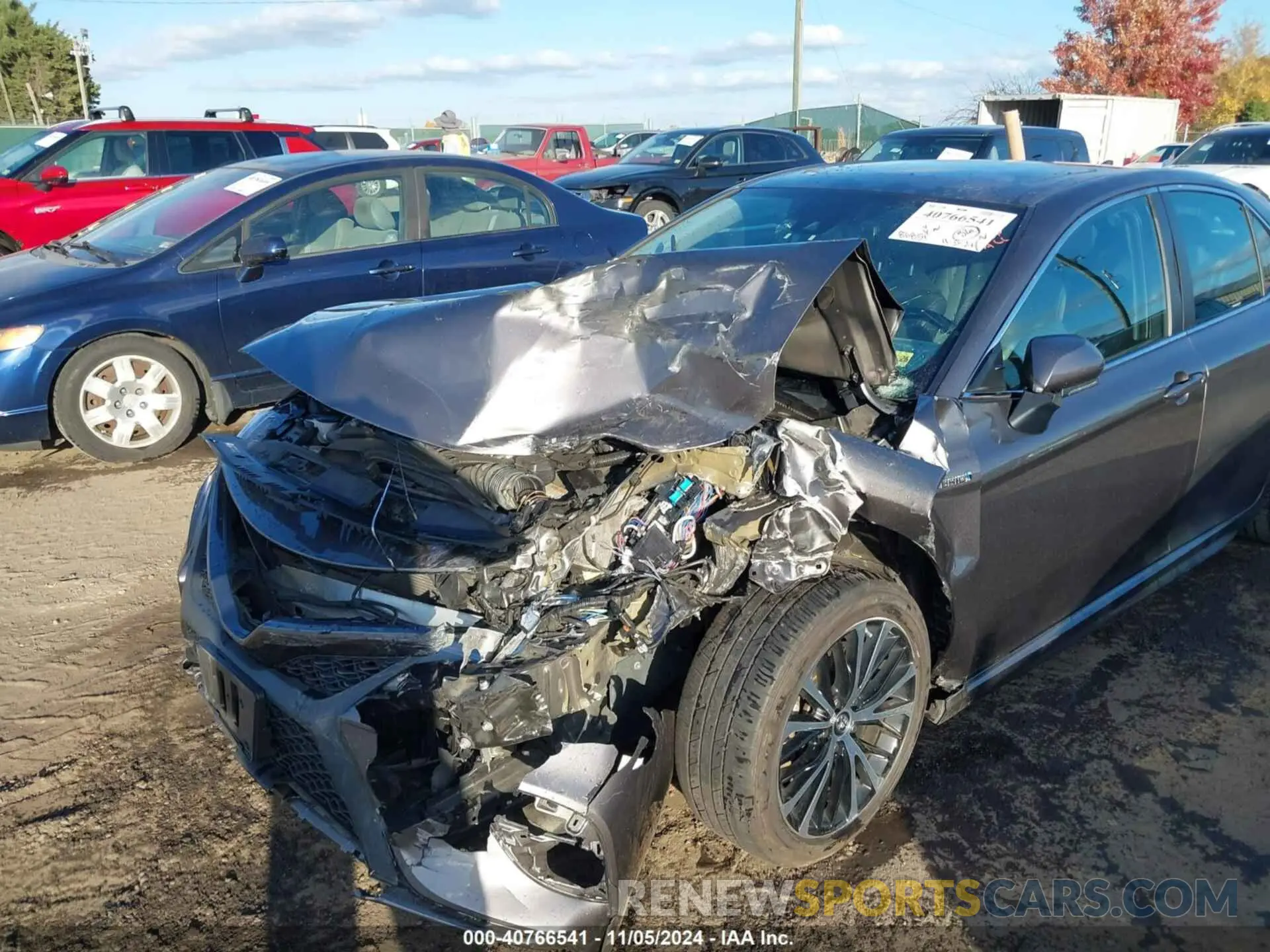 6 Photograph of a damaged car 4T1B21HK8KU014489 TOYOTA CAMRY HYBRID 2019