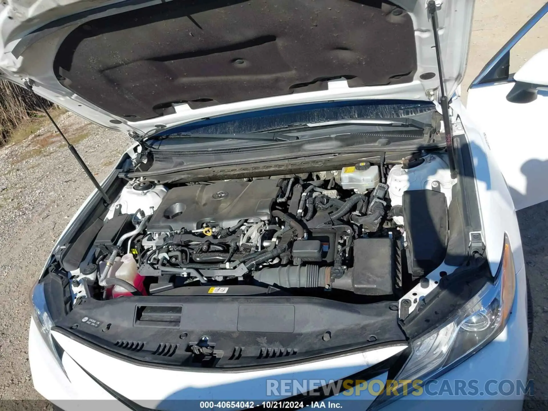 10 Photograph of a damaged car 4T1B21HK8KU511025 TOYOTA CAMRY HYBRID 2019