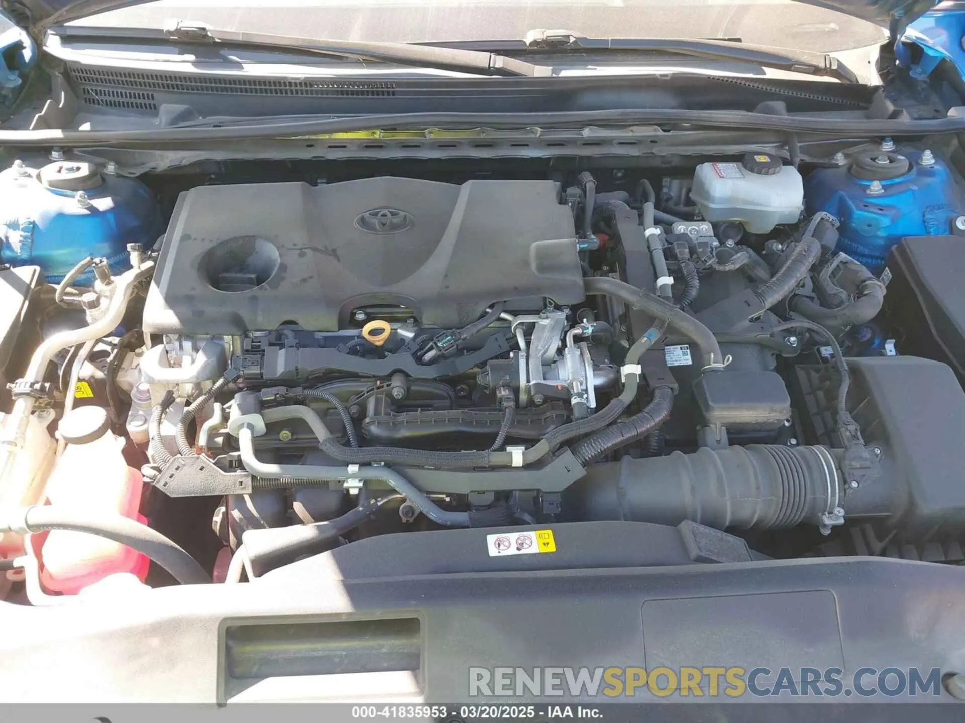 10 Photograph of a damaged car 4T1B21HK9KU011245 TOYOTA CAMRY HYBRID 2019