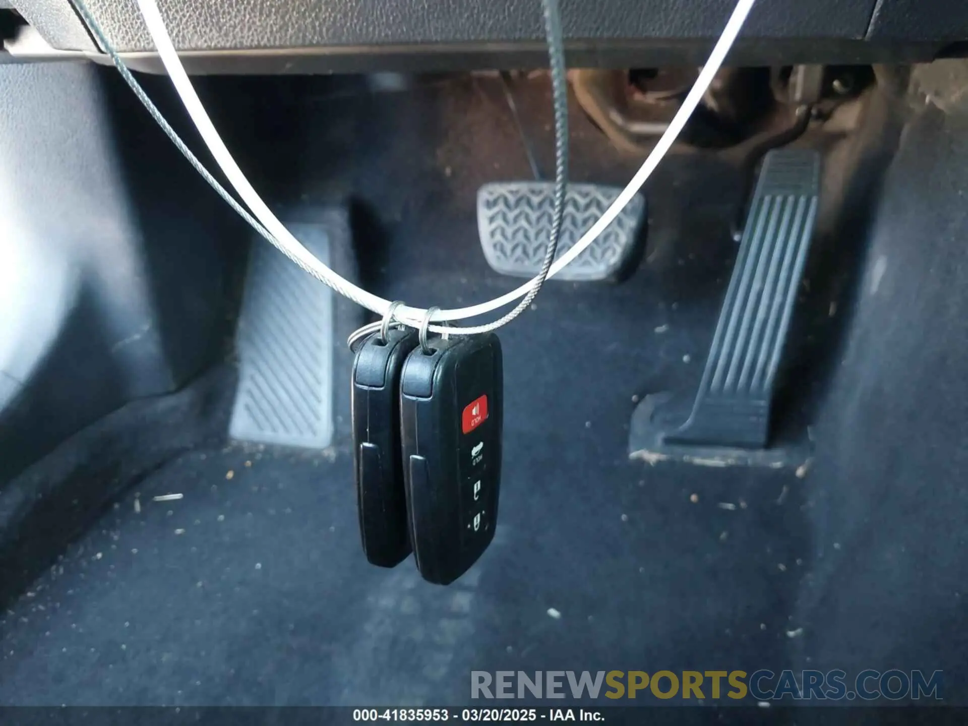 11 Photograph of a damaged car 4T1B21HK9KU011245 TOYOTA CAMRY HYBRID 2019