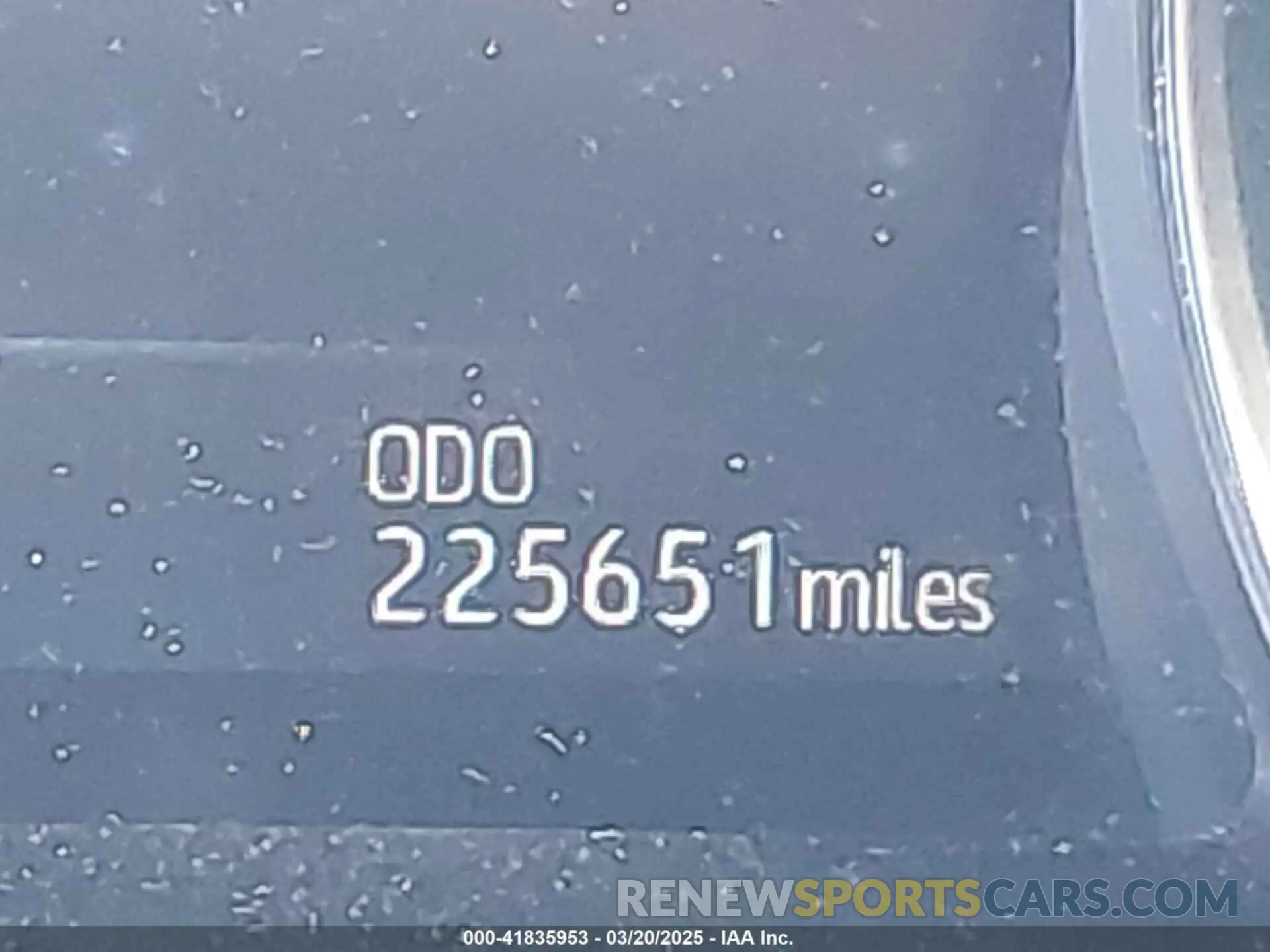 15 Photograph of a damaged car 4T1B21HK9KU011245 TOYOTA CAMRY HYBRID 2019