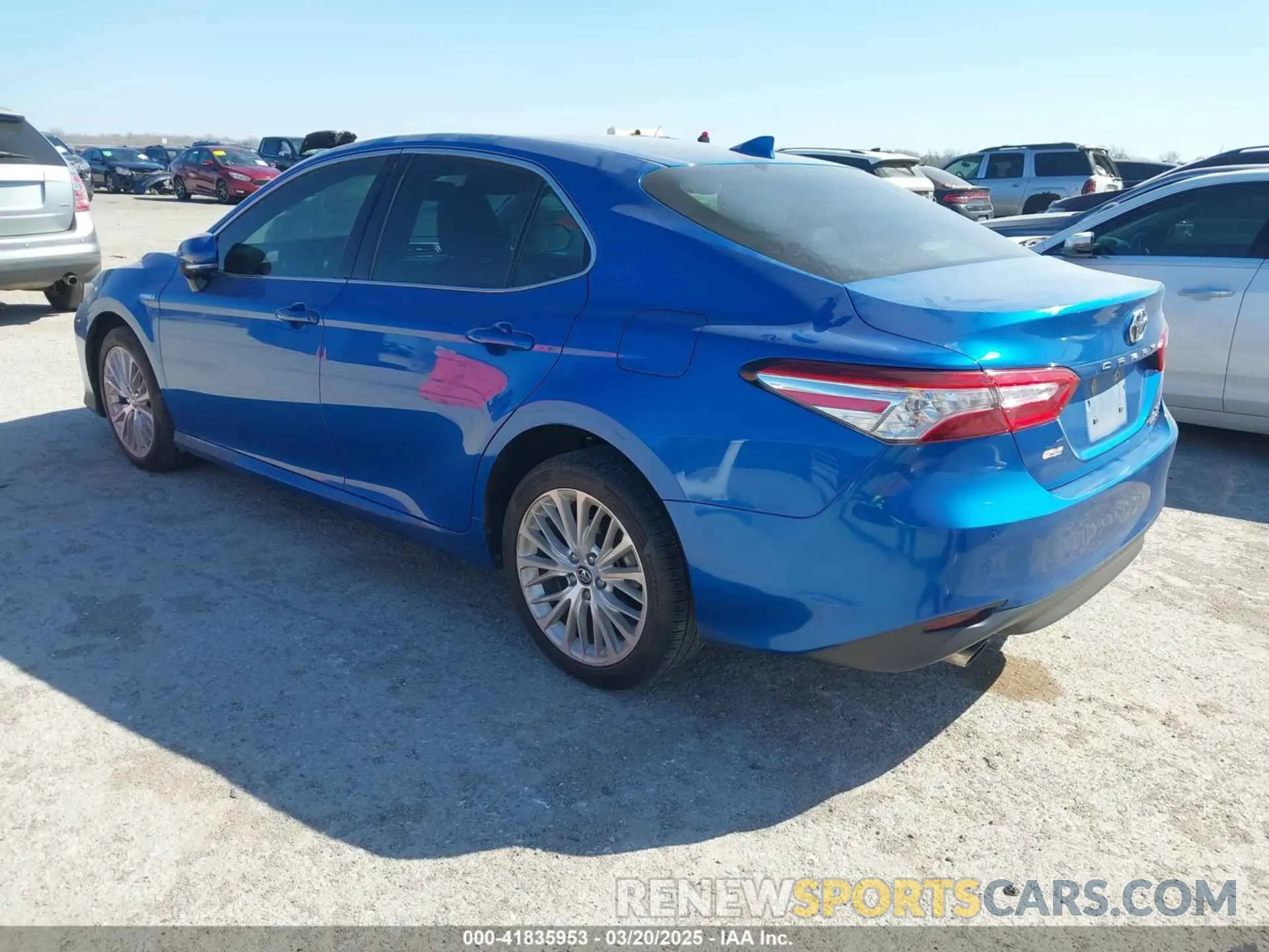 3 Photograph of a damaged car 4T1B21HK9KU011245 TOYOTA CAMRY HYBRID 2019